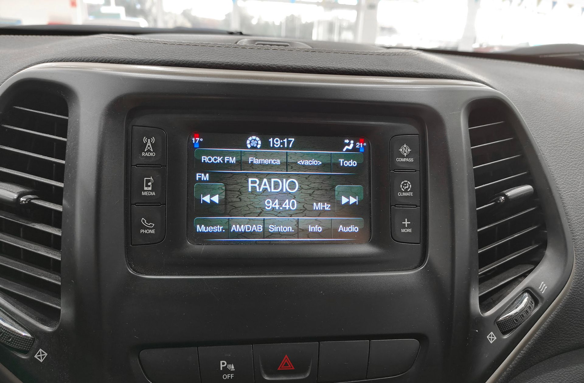 Jeep Cherokee 2.0 CRD Longitude 4x4 Active - foto 29