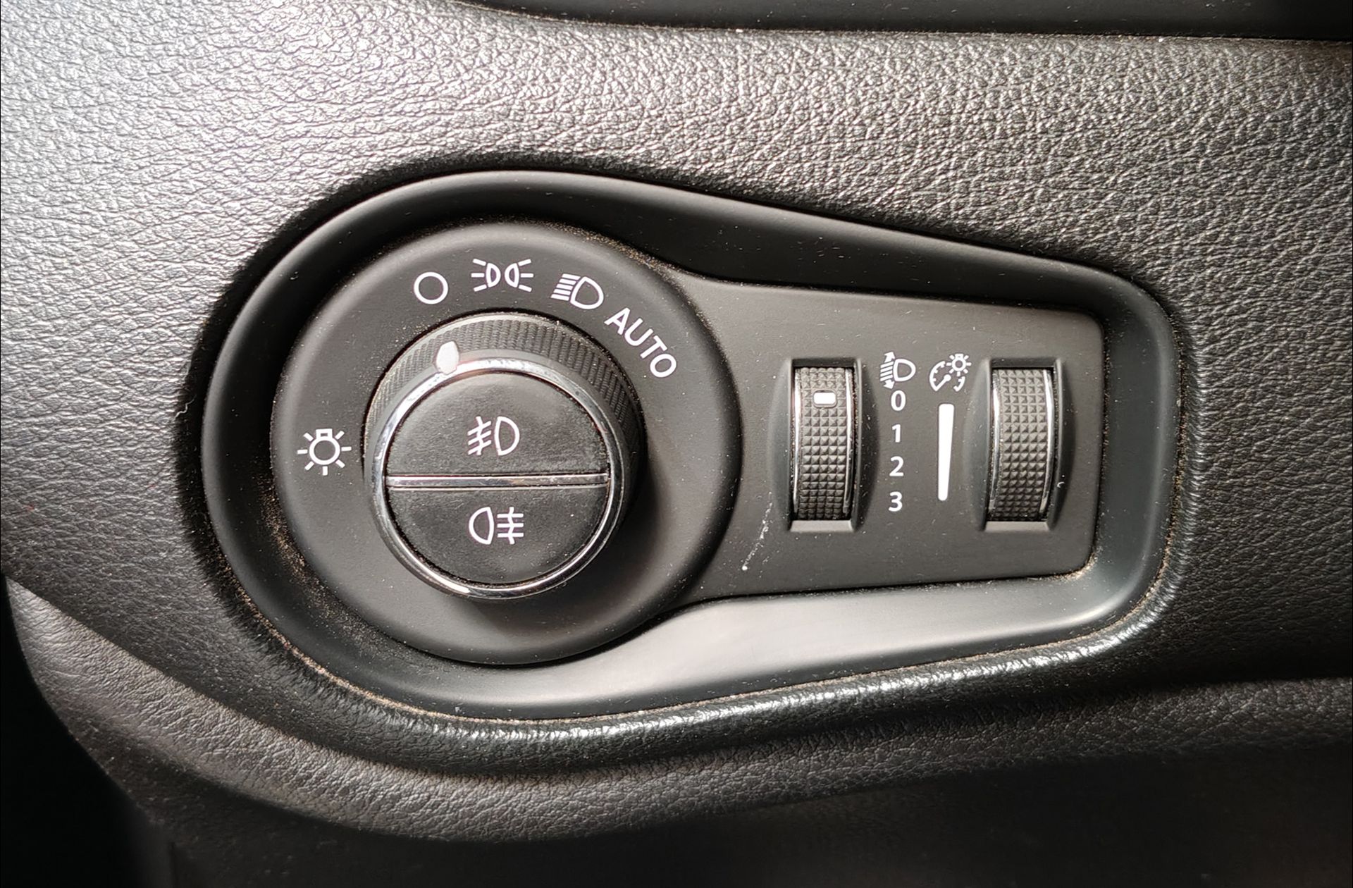 Jeep Renegade 1.3G Limited 4x2 Ddct - foto 33