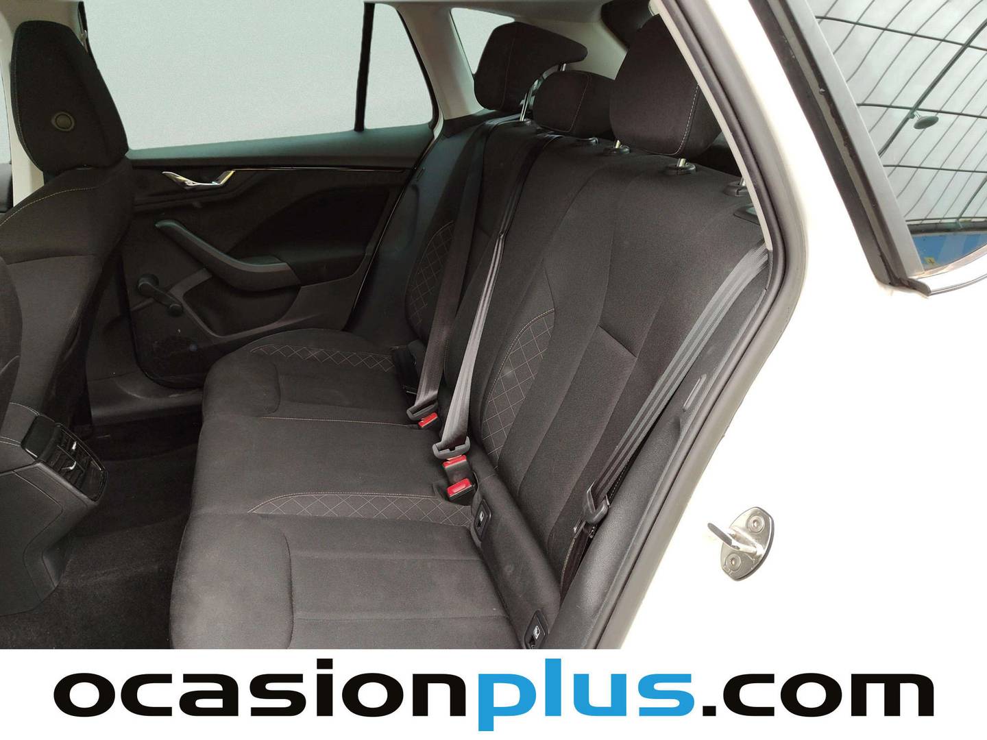 Foto asientos traseros Skoda Kamiq Skoda Kamiq 1.0 TSI Emotion  (110 CV)