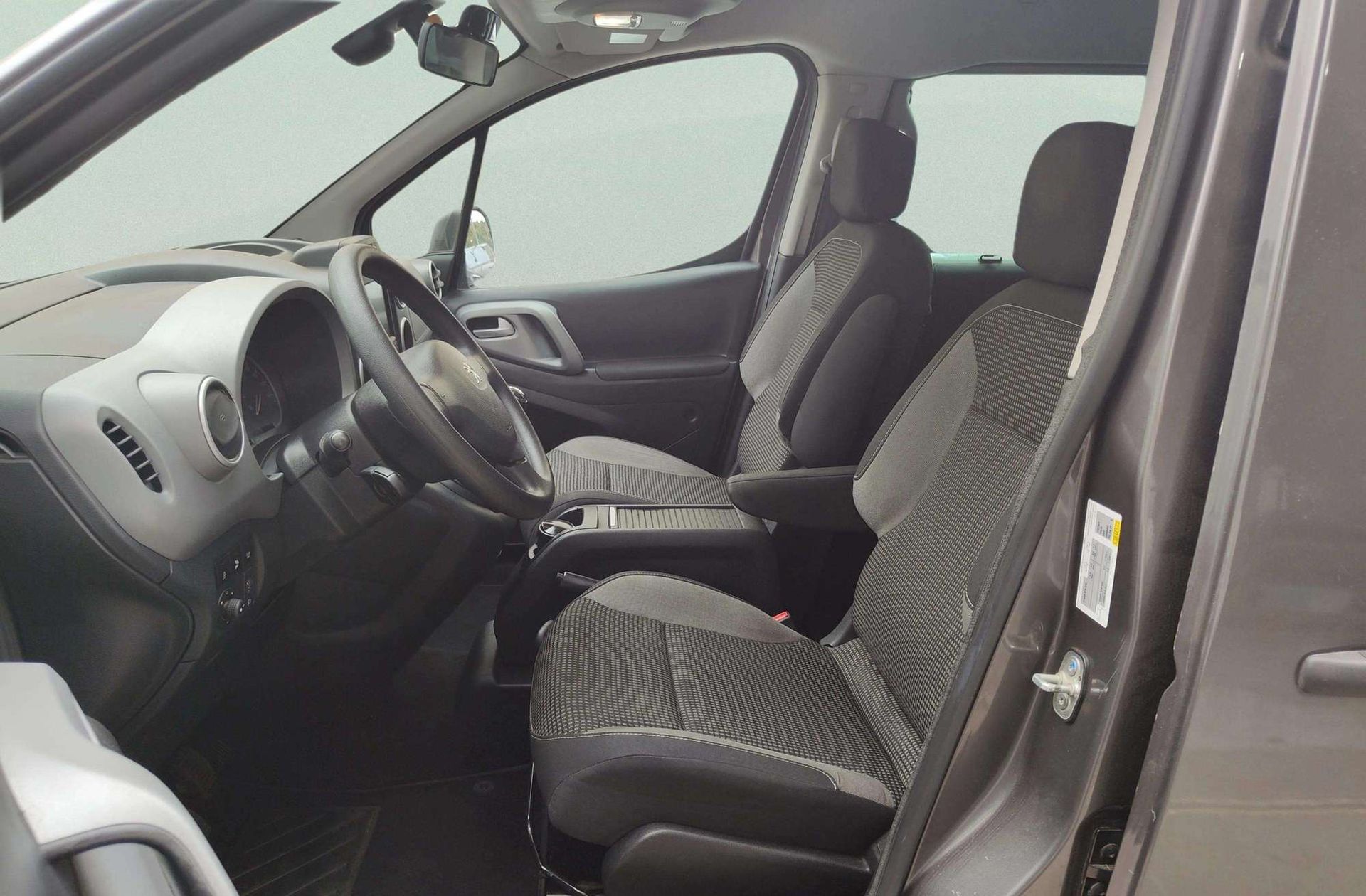 Peugeot Partner Tepee Combi 1.2 PureTech Adventure Edition - foto 12