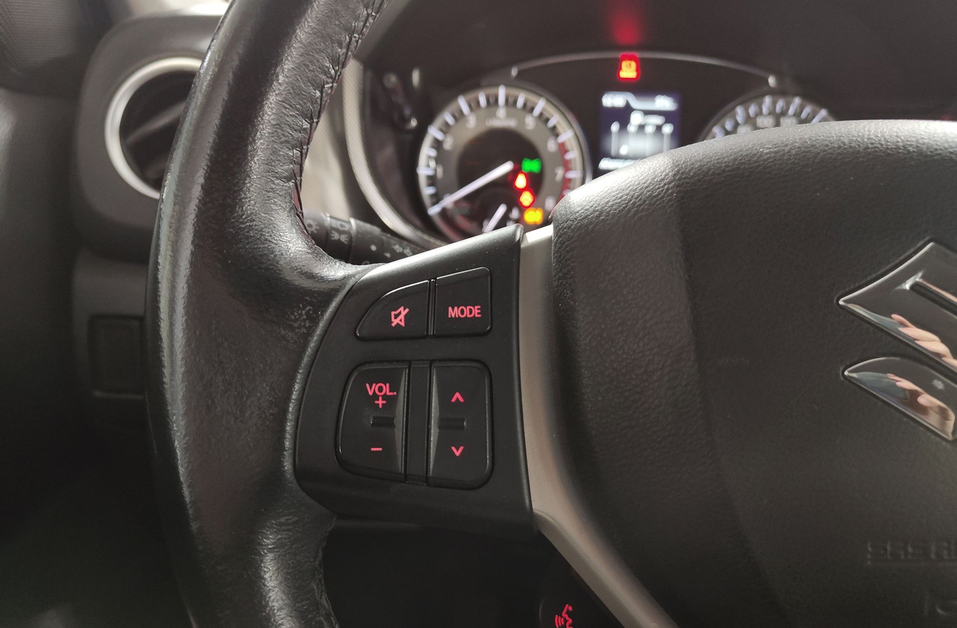 Suzuki Vitara 1.4 T Mild Hybrid GLE - foto 23