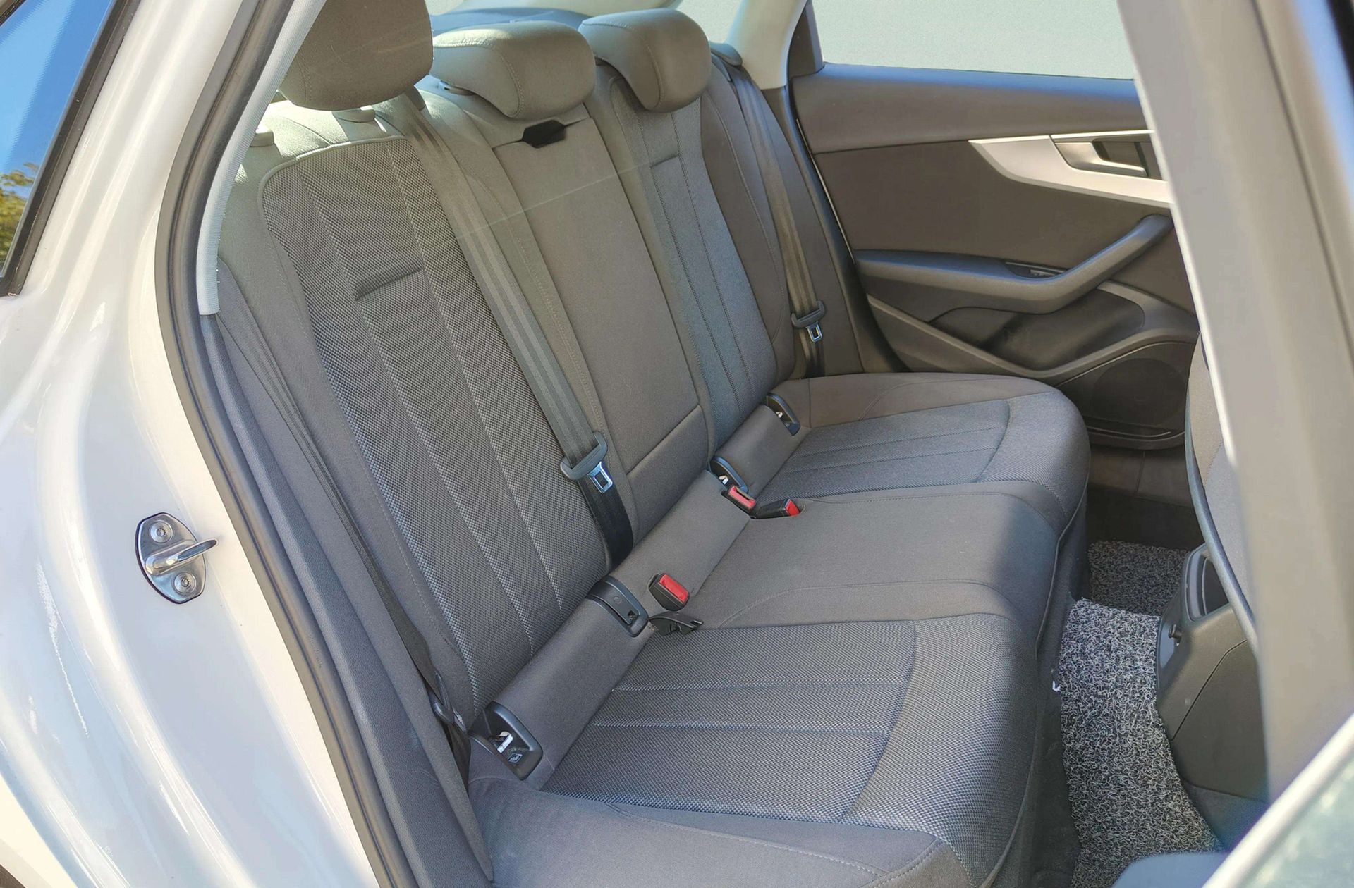 Audi A4 Advanced edition 2.0 TDI - foto 16
