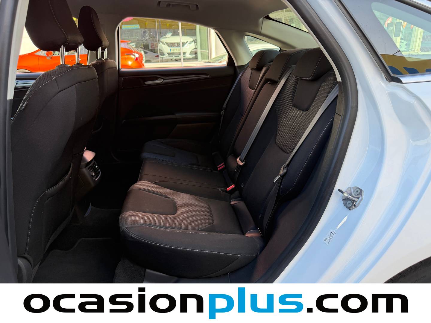 Foto asientos traseros Ford Mondeo Ford Mondeo 2.0 Híbrido Titanium HEV AT 137 kW (187 CV)