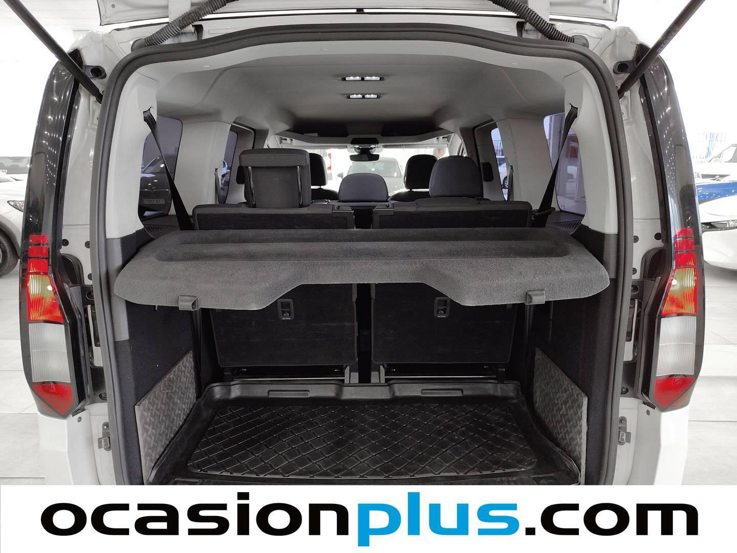 Foto Volkswagen Caddy Volkswagen Caddy Maxi Origin 2.0 TDI (122 CV) DSG 7 Plazas siete plazas
