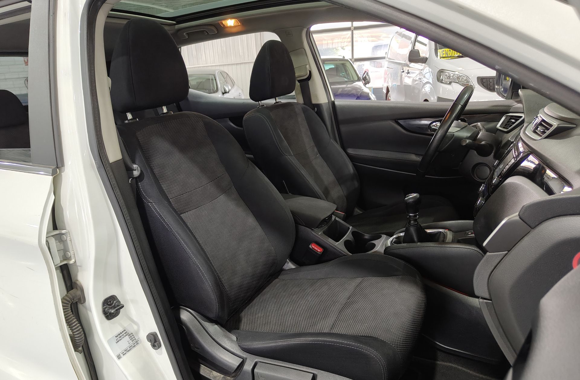 Nissan Qashqai 1.6 dCi N-Connecta 4x2 - foto 17