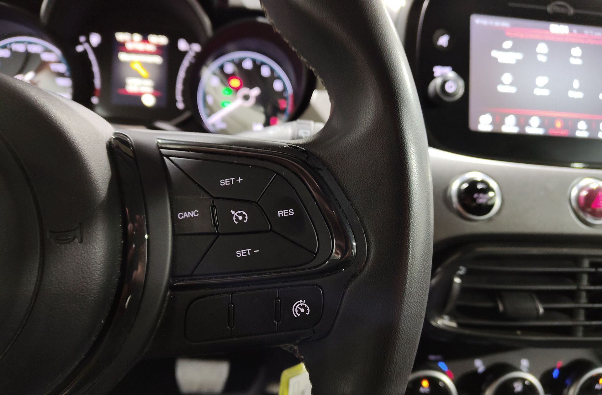 Fiat 500X 1.5 Hybrid Dolcevita Sport DCT - foto 24