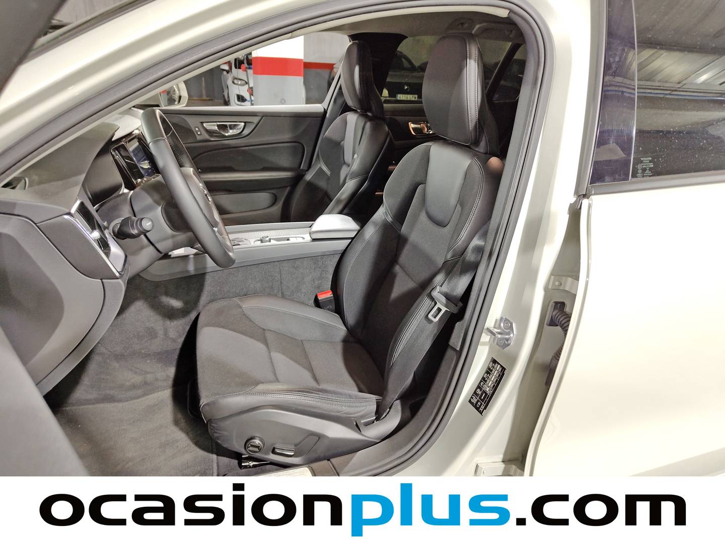 Foto Volvo V60 Volvo V60 D4 Momentum Auto (190 CV)