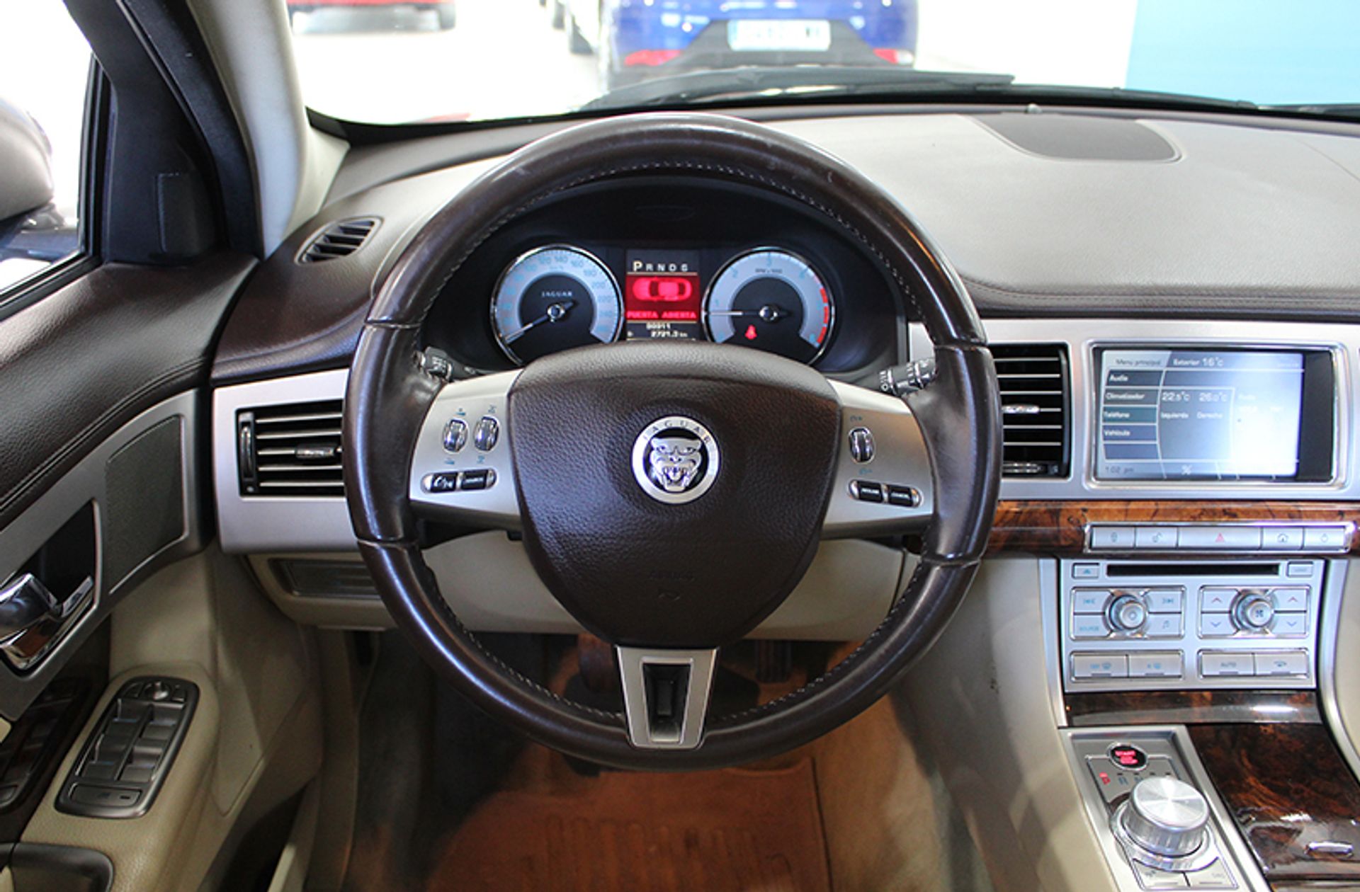 Jaguar XF 3.0 V6 Luxury - foto 18