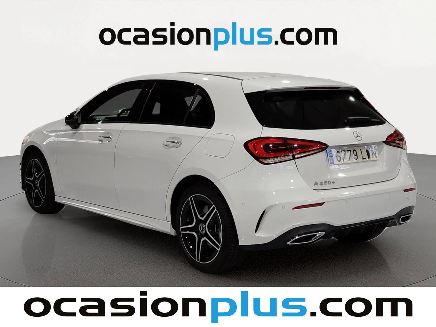 Foto trasera Mercedes Clase A Mercedes Clase A 250 e (218 CV) Pack AMG izquierda
