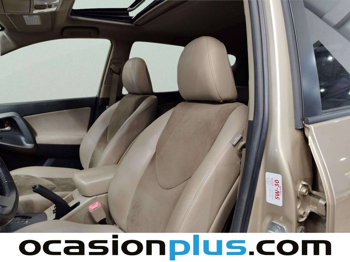 Equipamiento del Toyota Rav4 Toyota Rav4 2.2 D-4D Executive 4x4 (150 CV)