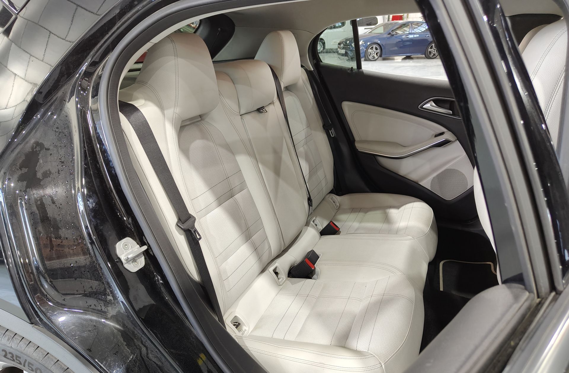 Mercedes-Benz GLA 200 d Urban - foto 17
