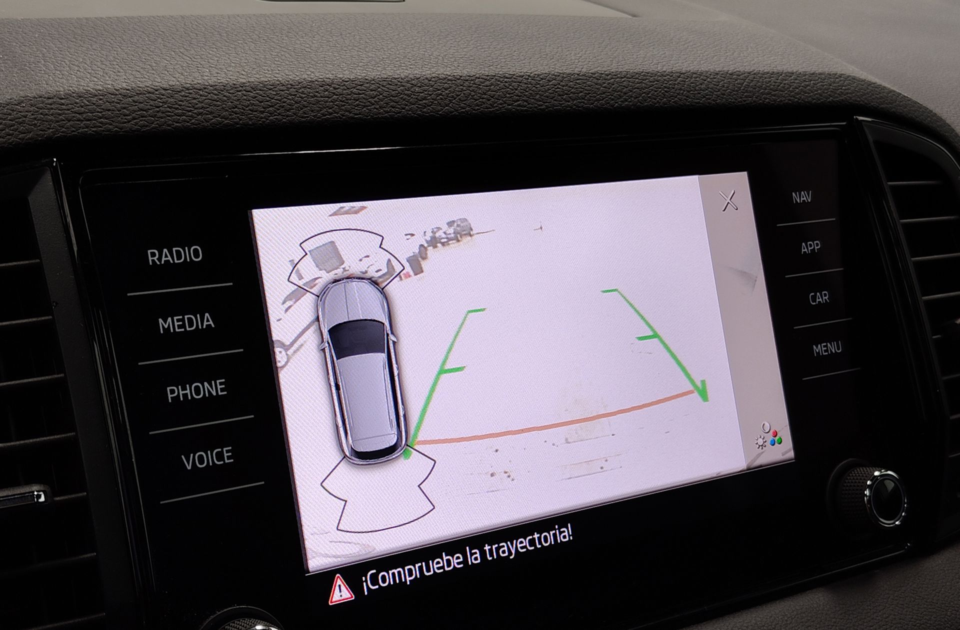 Škoda Karoq 1.5 TSI ACT Sportline DSG - foto 10