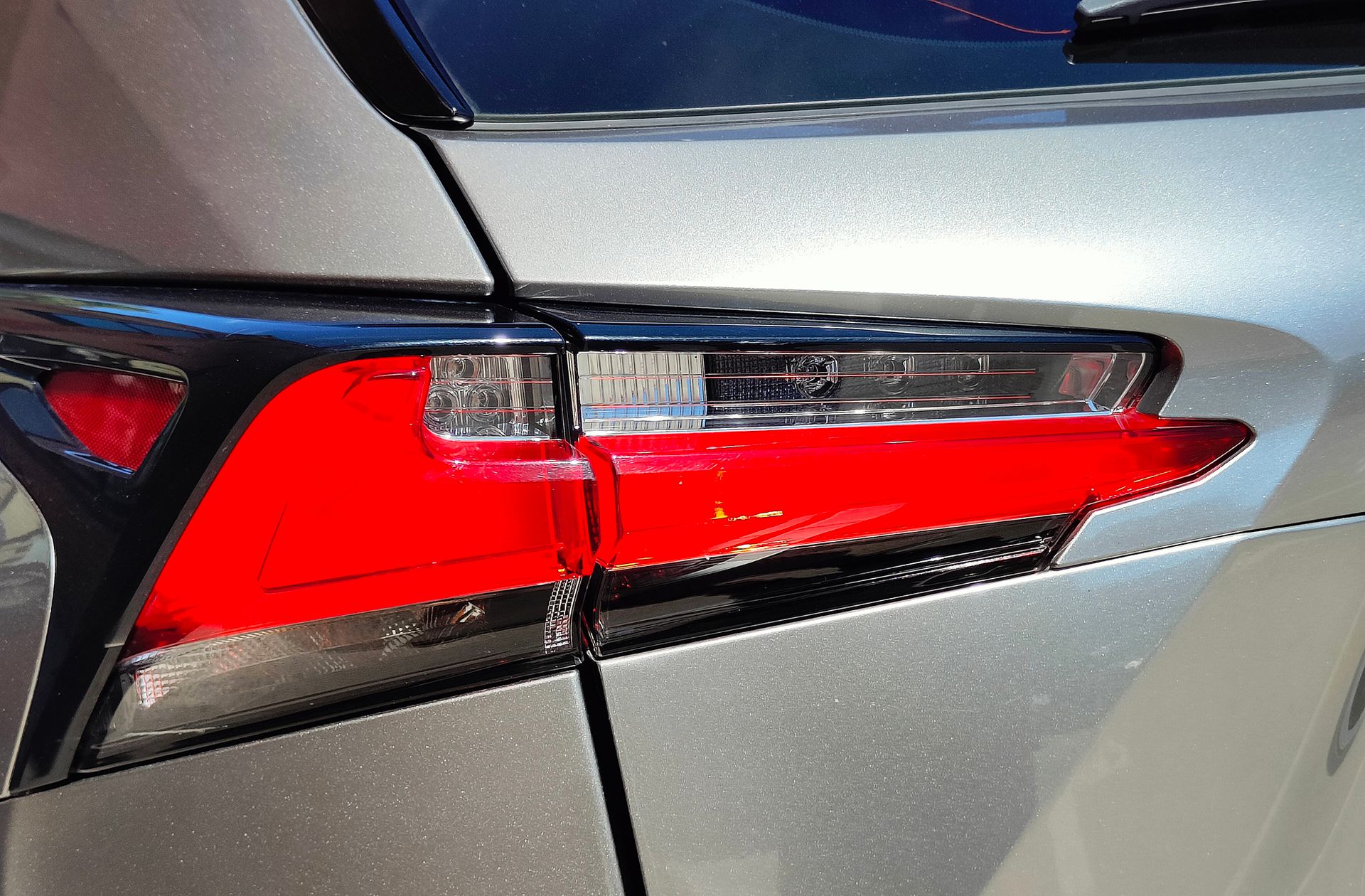 Lexus NX 300h Corporate 2WD - foto 14