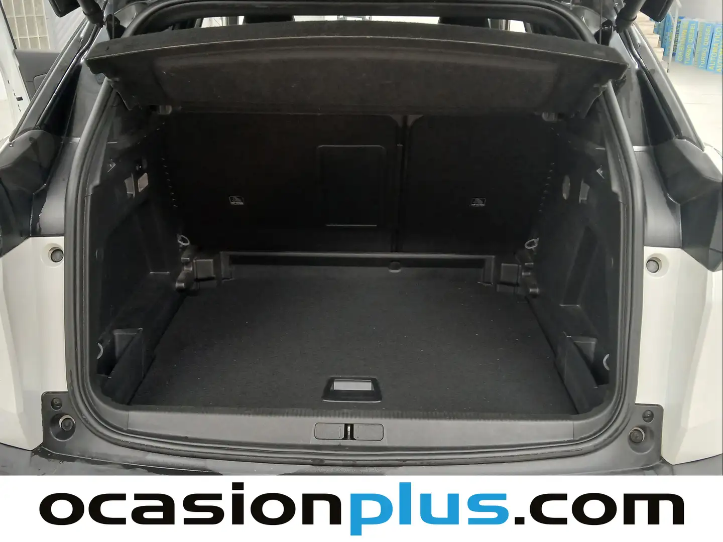 Foto Peugeot 3008 Peugeot 3008 PureTech 130 S&S GT Line EAT8 (130 CV)