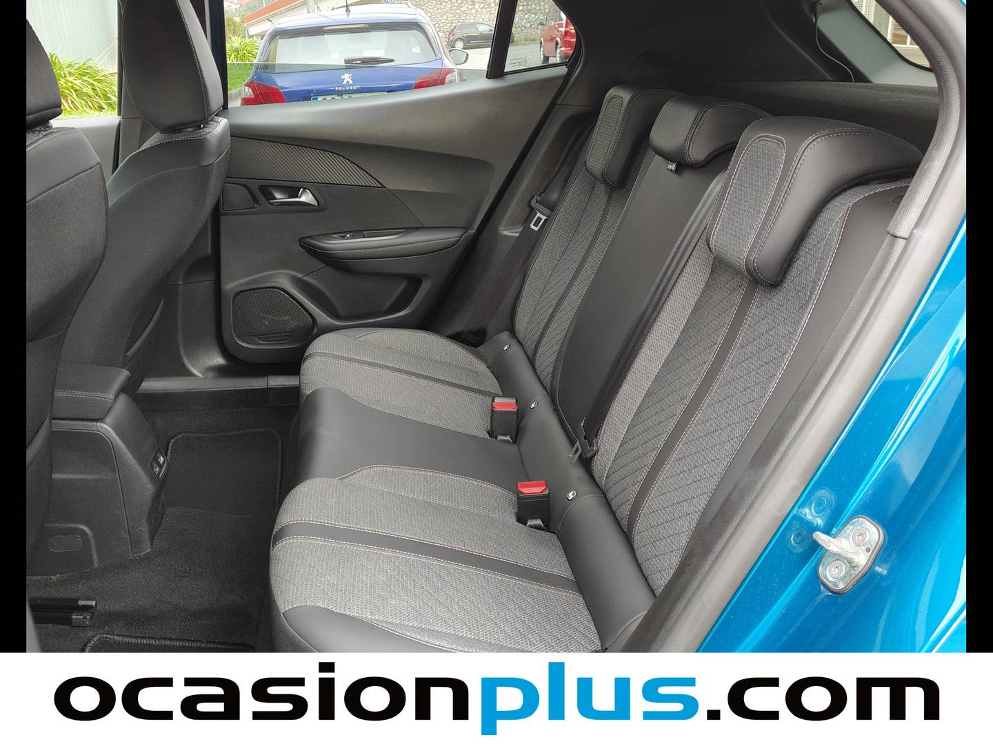 Foto Peugeot 2008 Peugeot 2008 Allure Hybrid eDCS6 (136 CV)