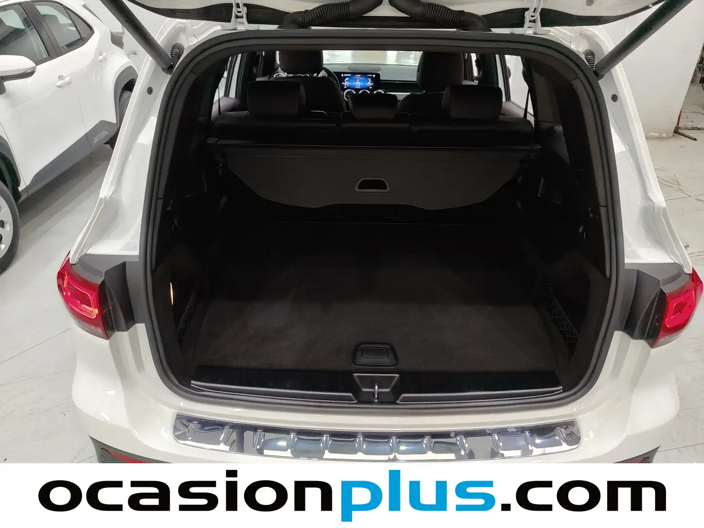 Foto Mercedes GLB Mercedes-Benz GLB 200 d 4Matic Pack AMG (150 CV)