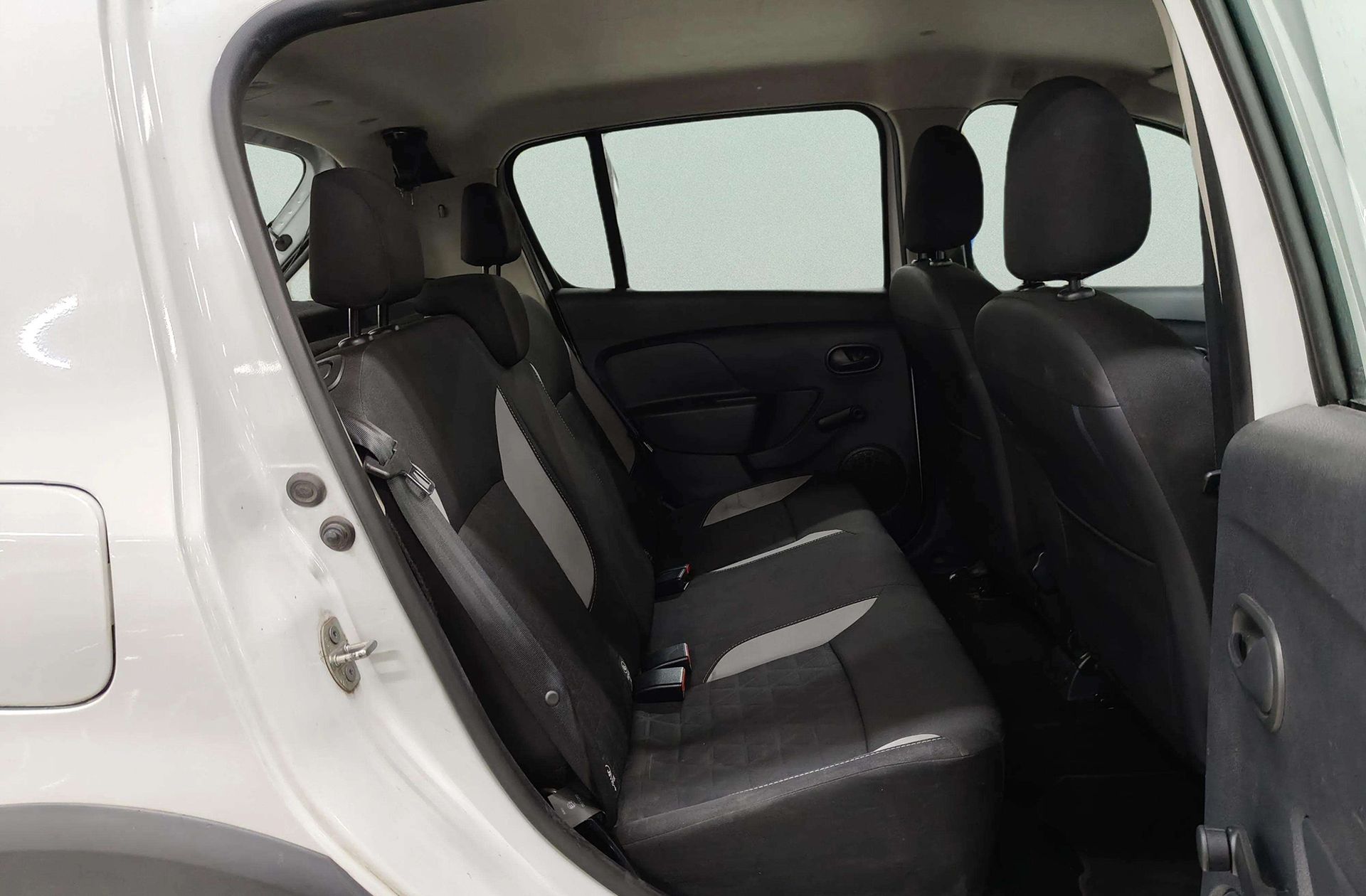 Dacia Sandero Stepway TCe - foto 12