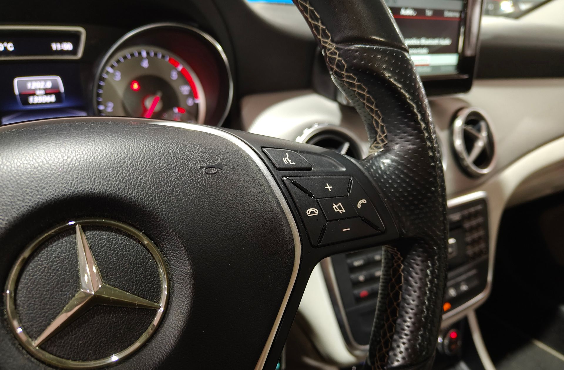 Mercedes-Benz GLA 200 CDI Style - foto 27