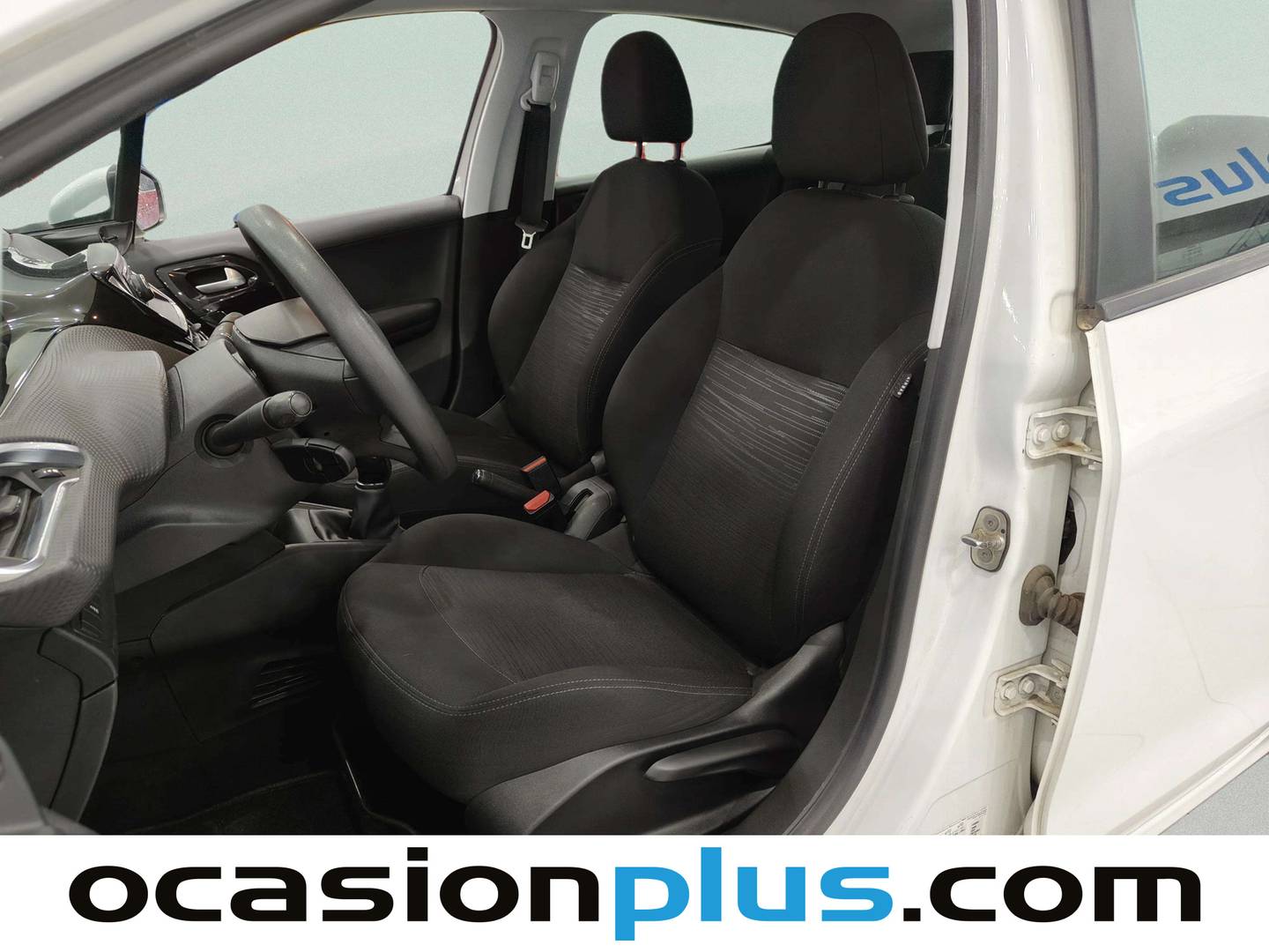 Foto asientos delanteros Peugeot 208 Peugeot 208 BlueHDi Access (75 CV)
