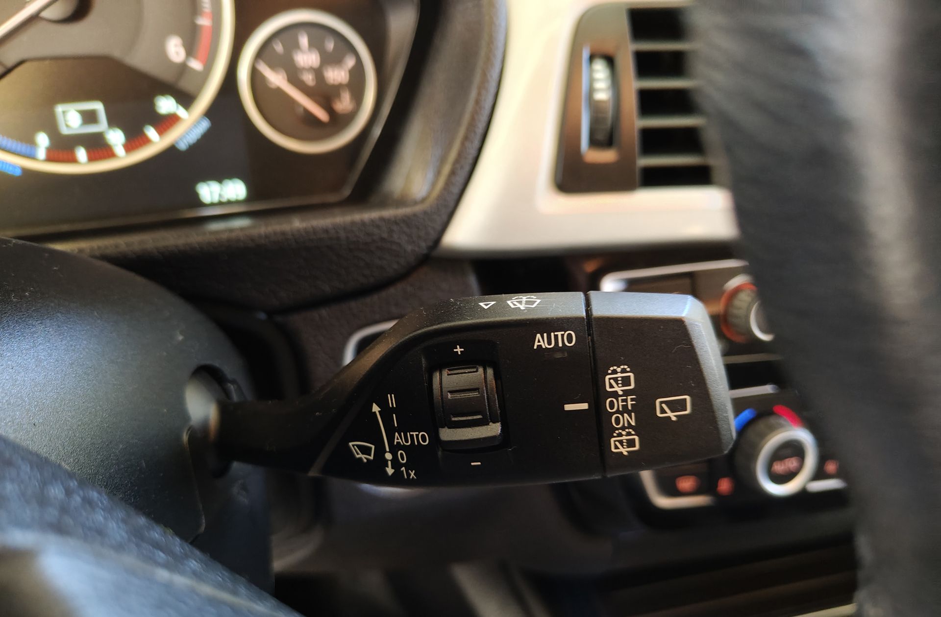 BMW Serie 3 318d Touring - foto 28