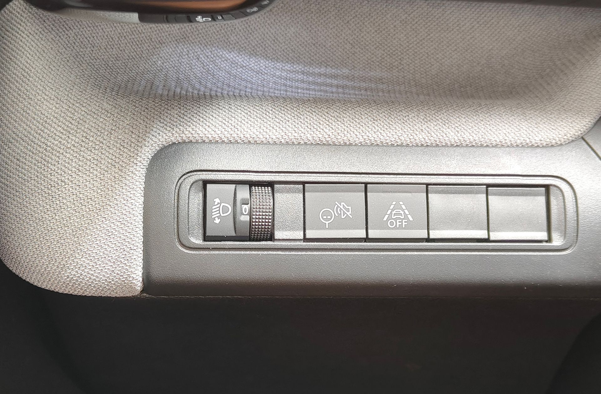 Citroën C3 Aircross Hybrid 145 Plus e-DCS6 - foto 12