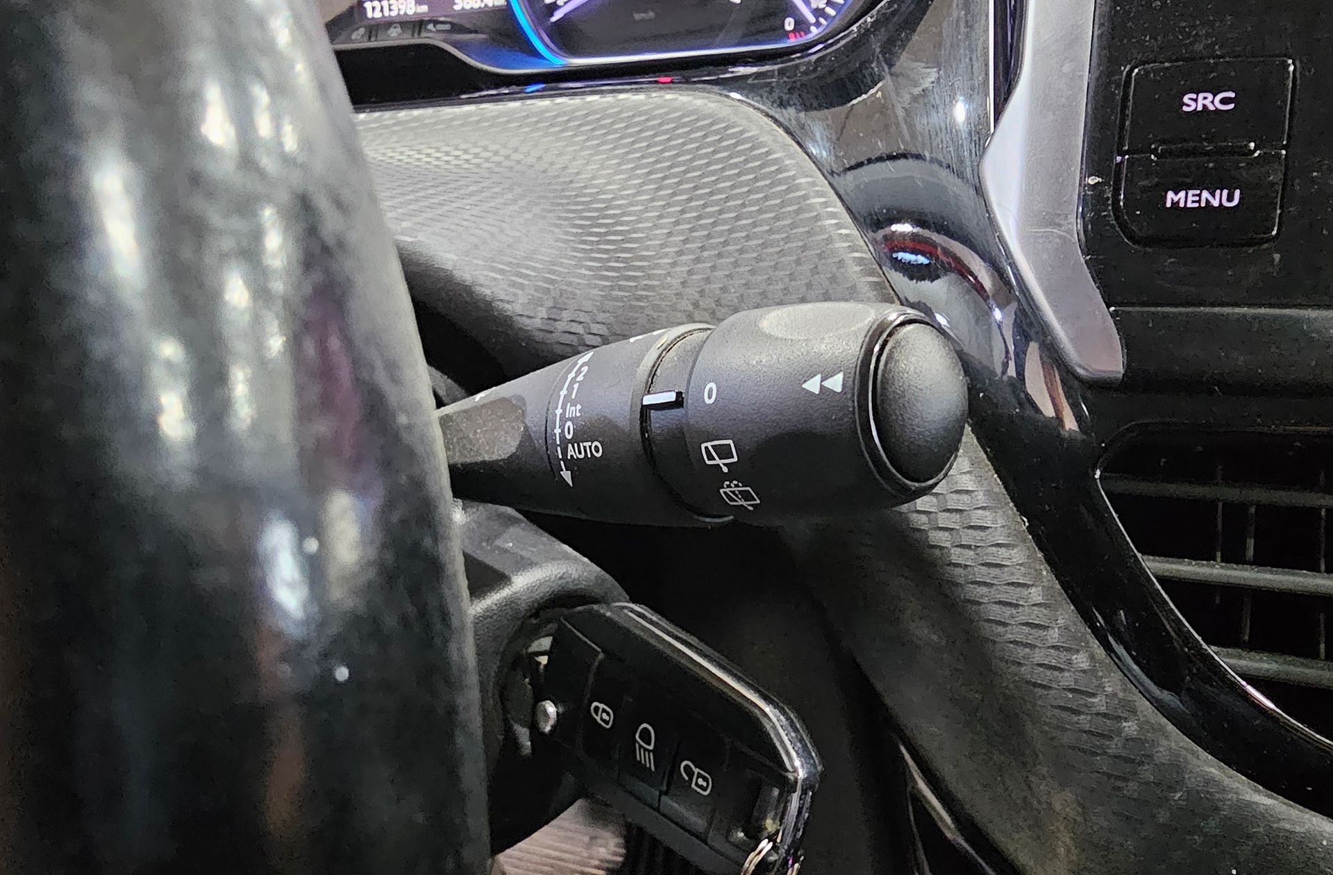 Peugeot 2008 PureTech 110 Allure EAT6 - foto 32