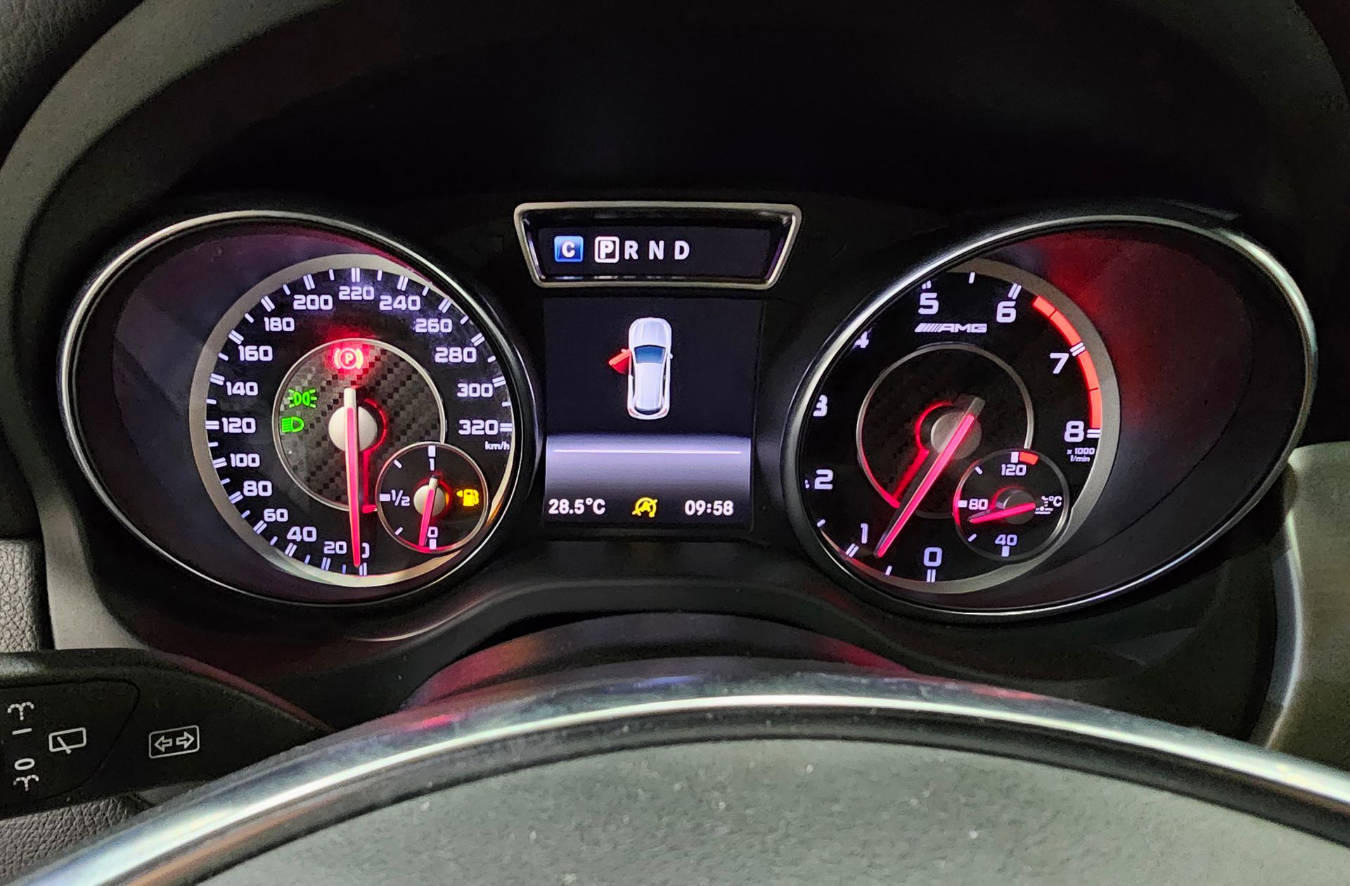 Mercedes-Benz GLA AMG 45 4Matic - foto 32