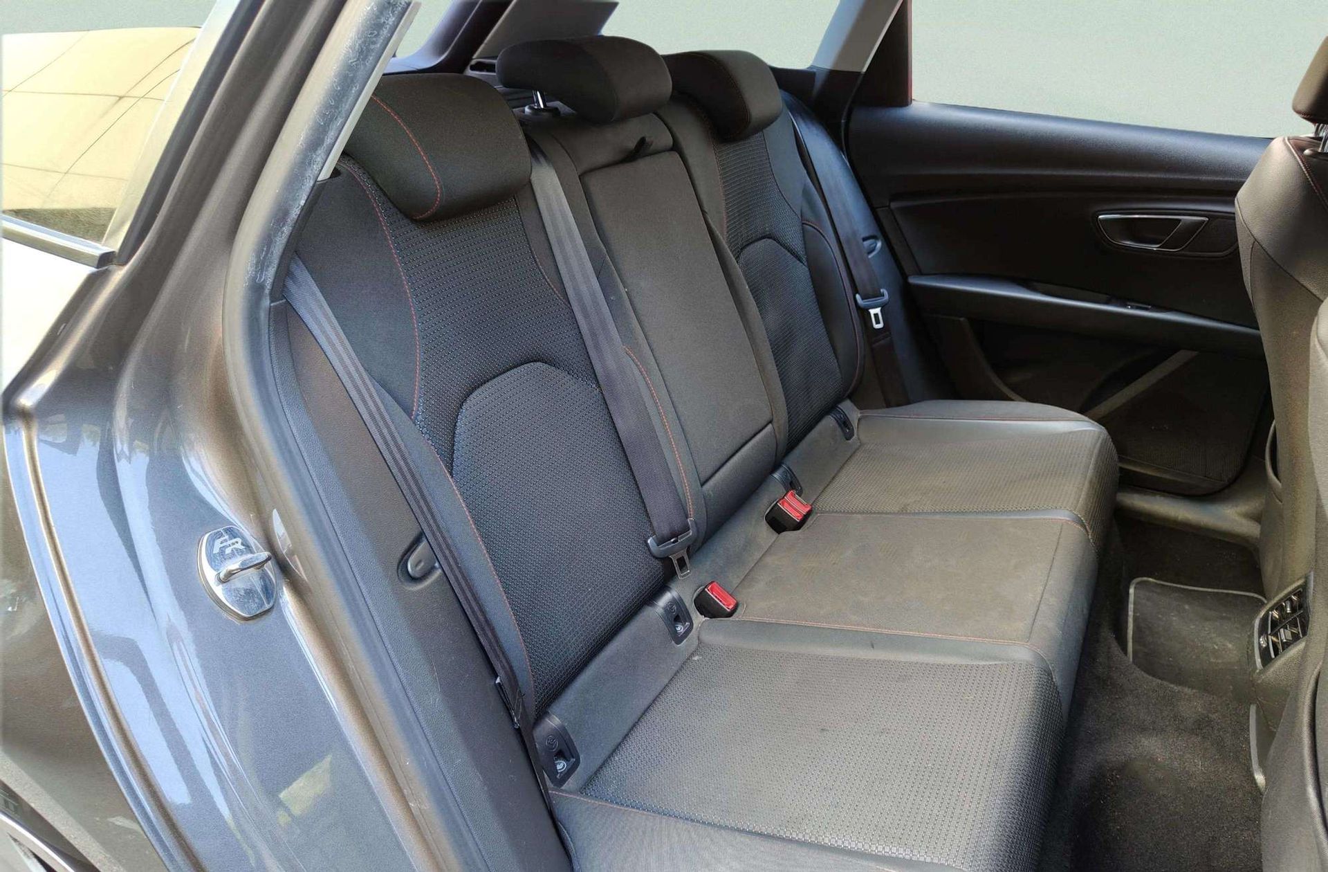 SEAT León ST 2.0 TDI FR - foto 19
