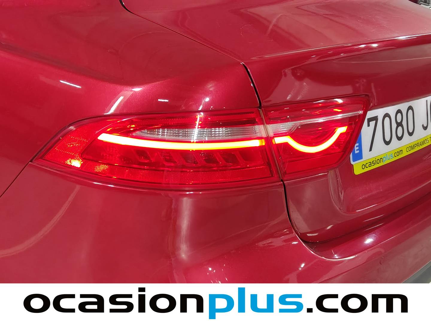 Foto Jaguar XE Jaguar XE 2.0 Diesel Pure RWD Auto (180 CV)