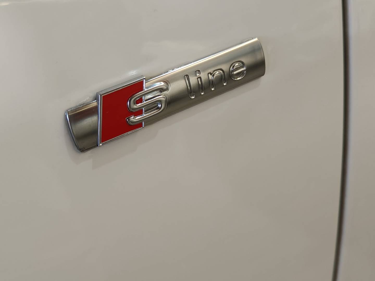 Foto Audi A4 Audi A4 Avant Black line edition 2.0 TDI (150 CV) S tronic