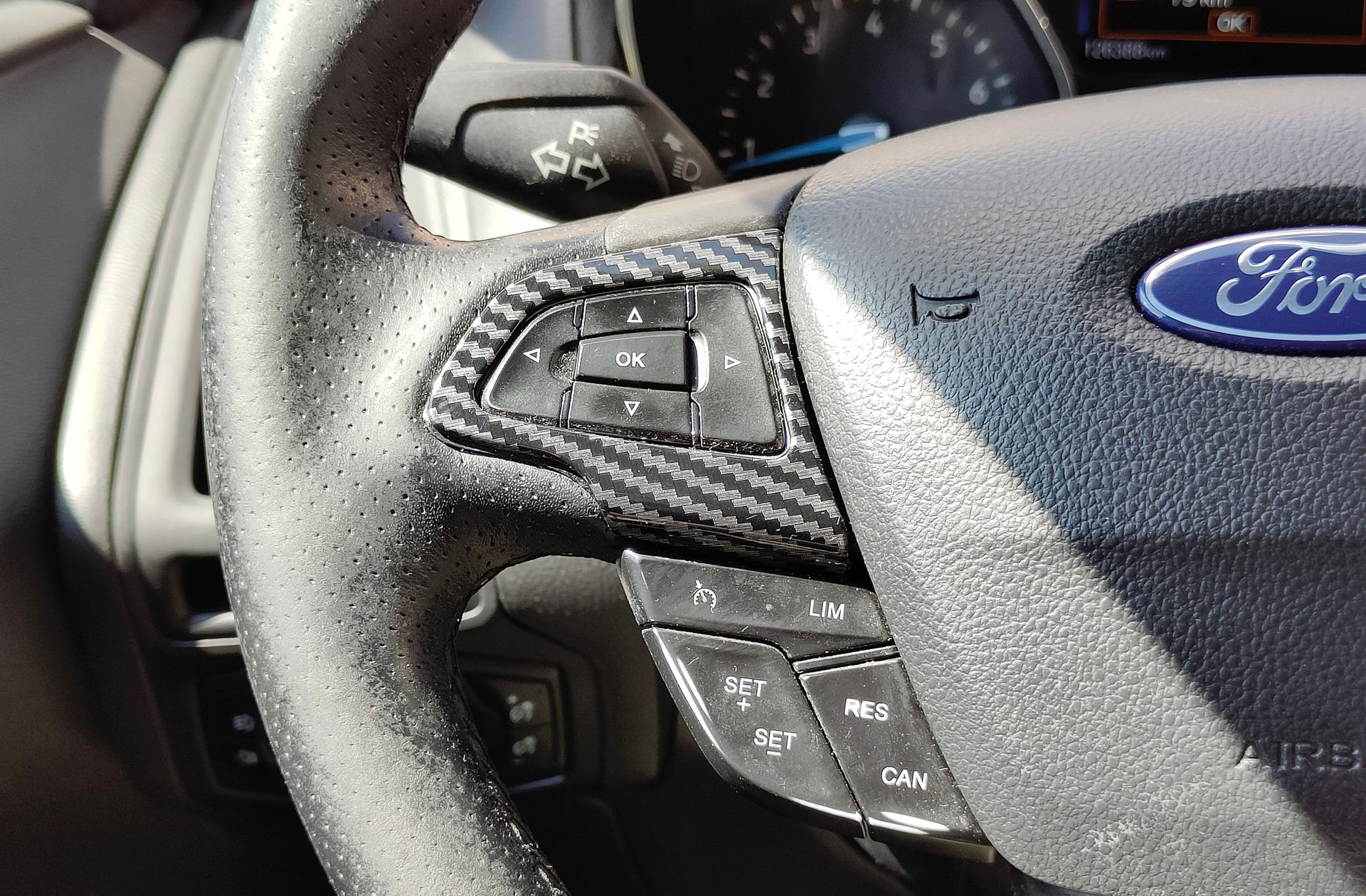 Ford Focus 1.5 EcoBoost ST-Line - foto 30