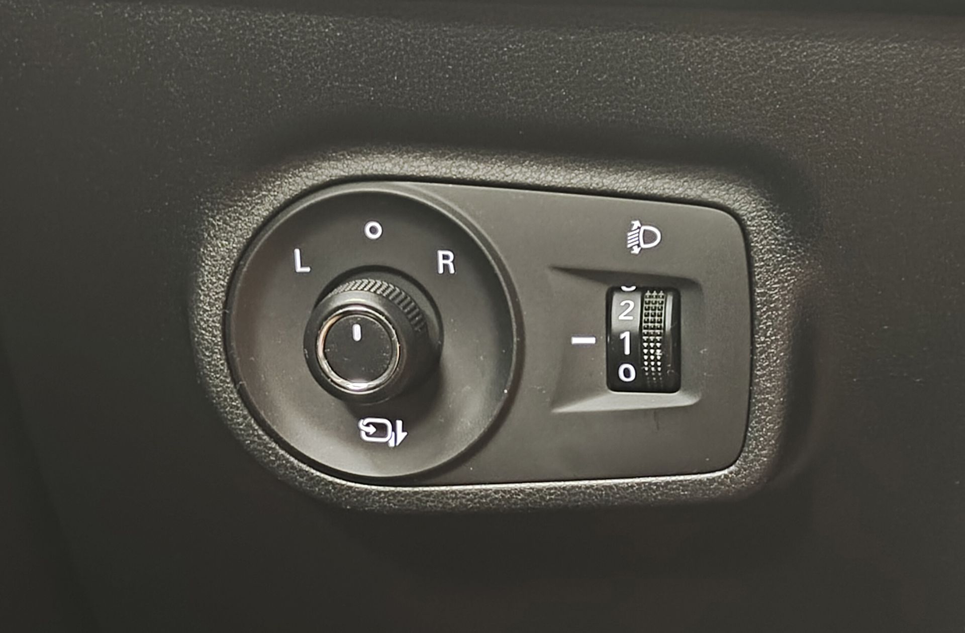 MG ZS 1.5 Hybrid+ Luxury - foto 24