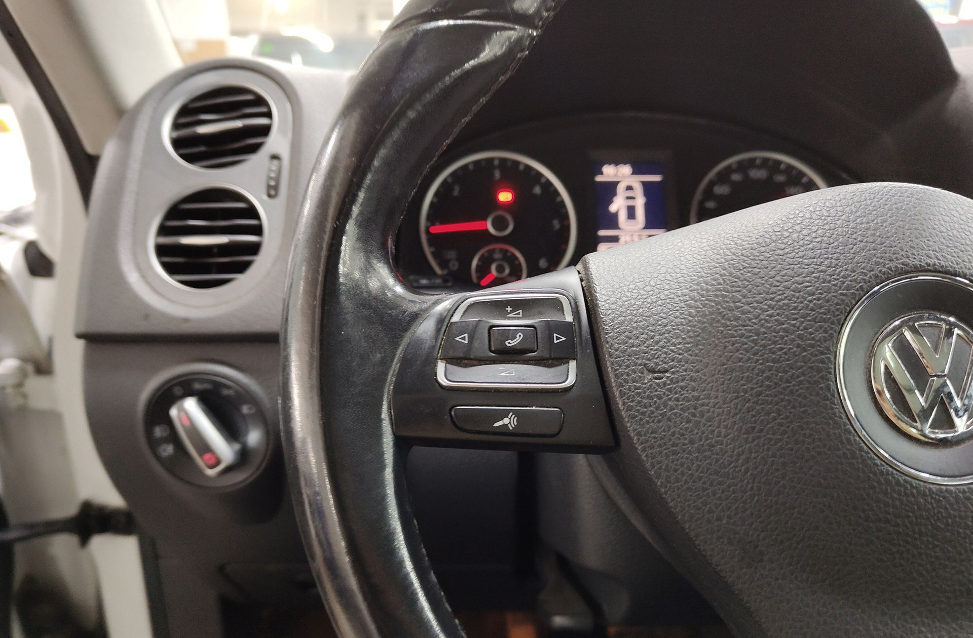 Volkswagen Tiguan T1 2.0 TDI 4x2 - foto 23