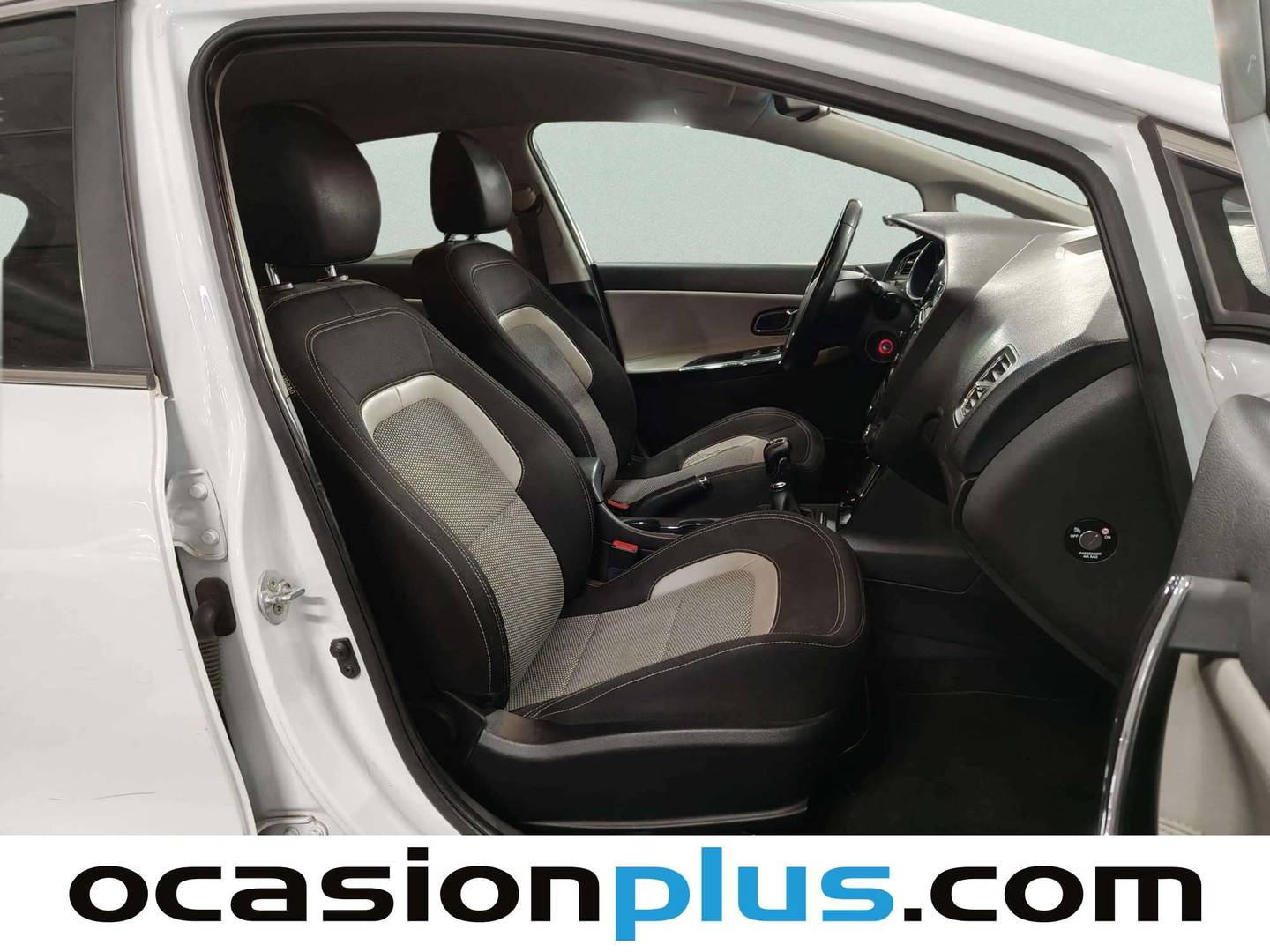 KIA Ceed KIA Ceed 1.6 CRDi VGT Eco-Dynamics x-Tech (128 CV) al mejor precio