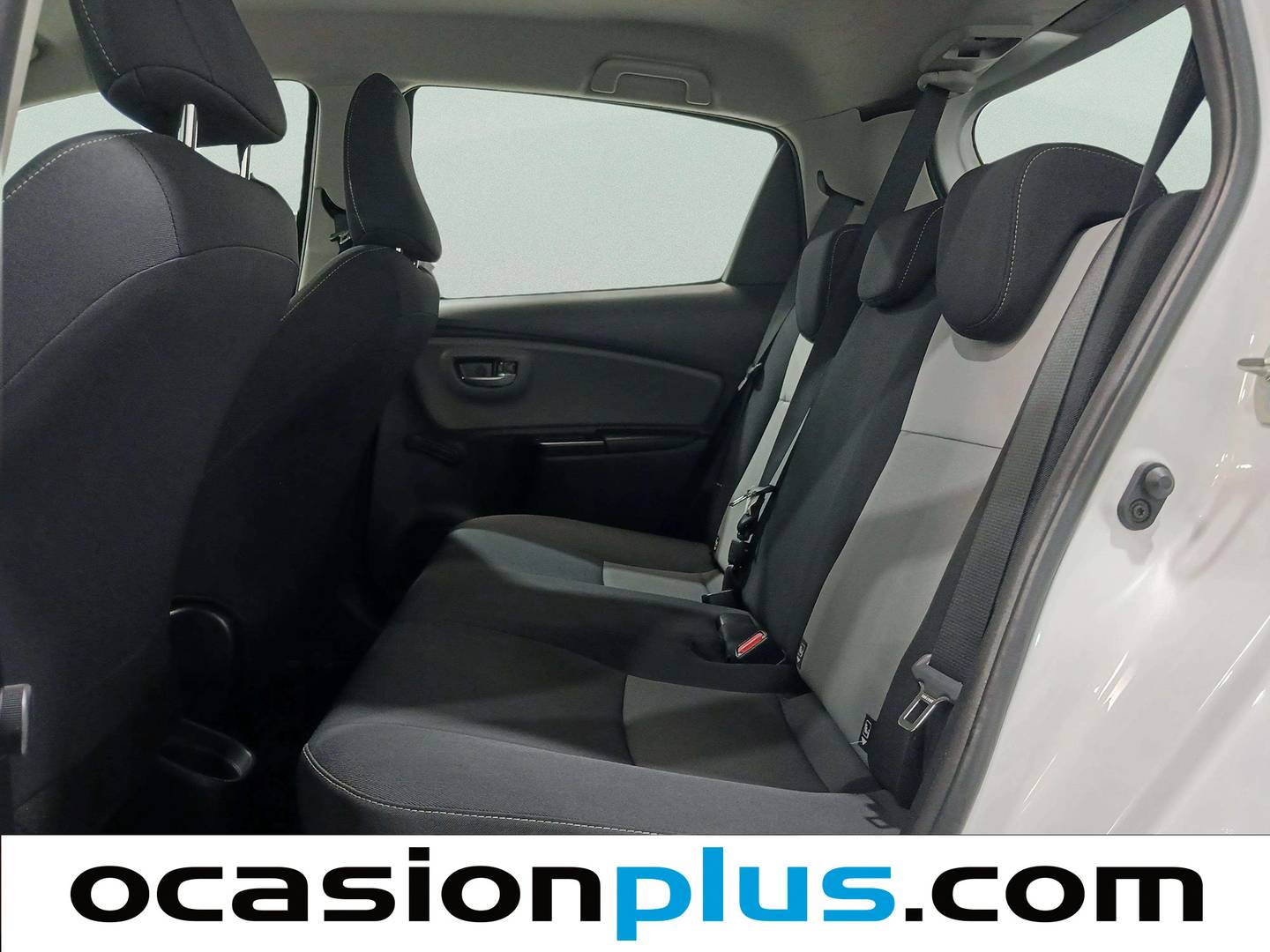 Foto asientos traseros Toyota Yaris Toyota Yaris 1.5 100H Active (100 CV)