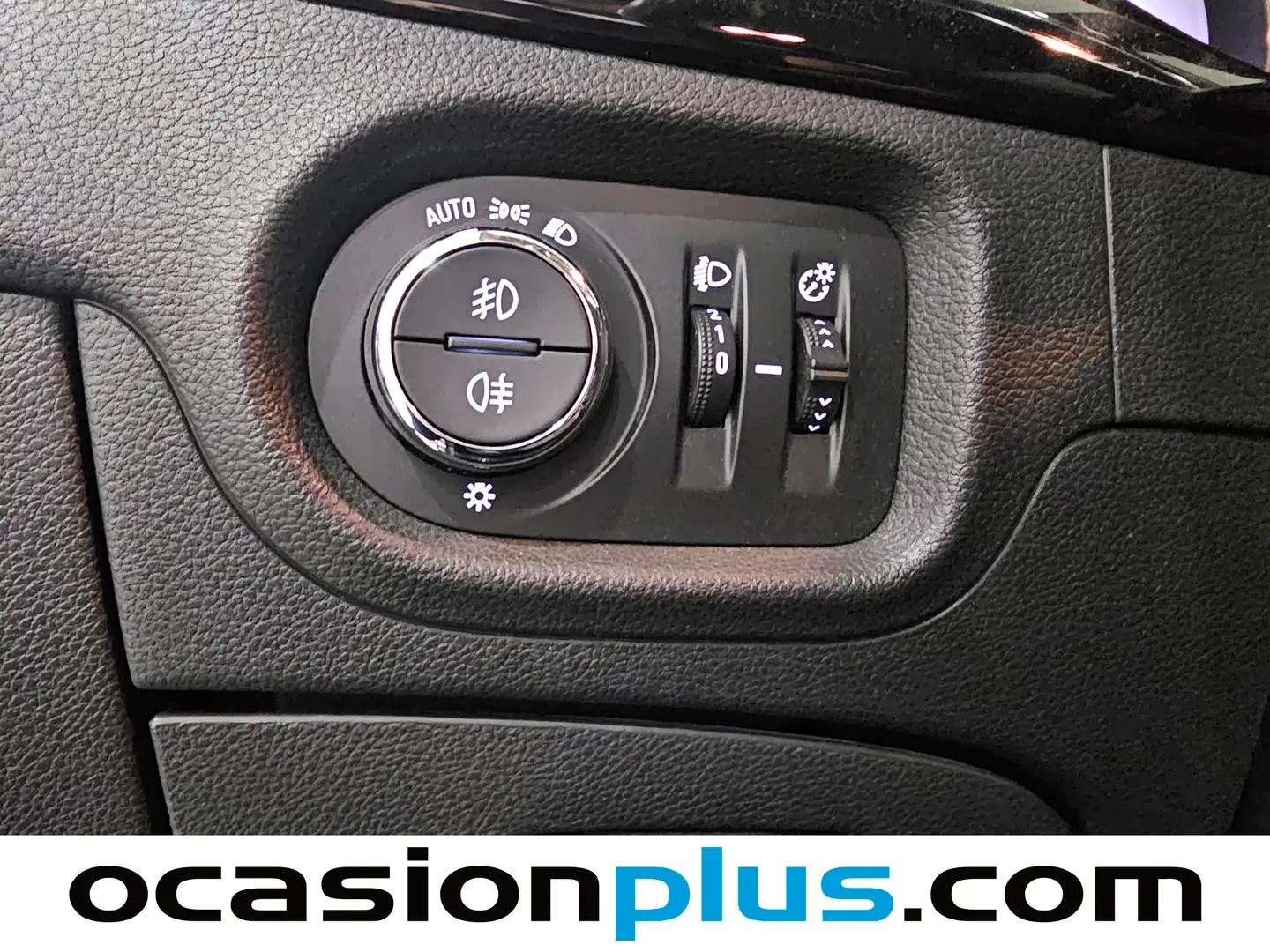 Foto Opel Astra Opel Astra 1.5D DVH Design & Tech (122 CV)