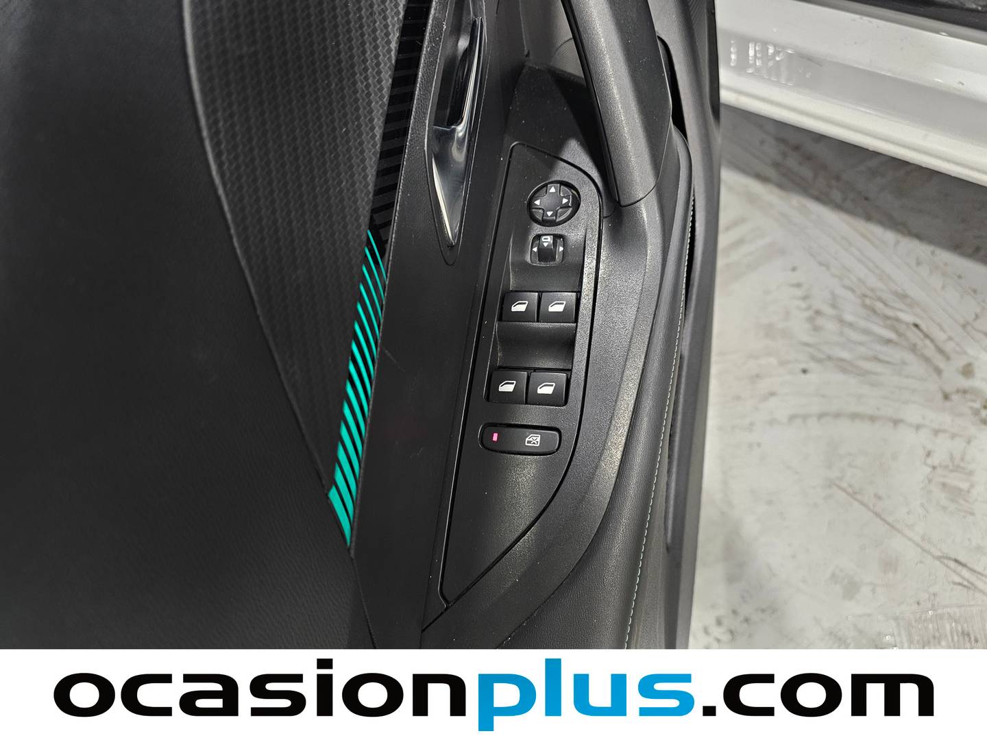 Foto Peugeot 2008 Peugeot 2008 PureTech 100 S&S Allure (100 CV)