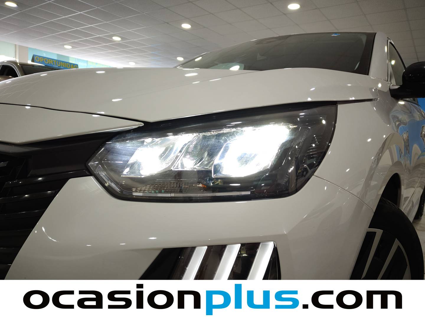 Extras y acabados del Peugeot 208 Peugeot 208 Style Hybrid 110 eDCS6 (110 CV)