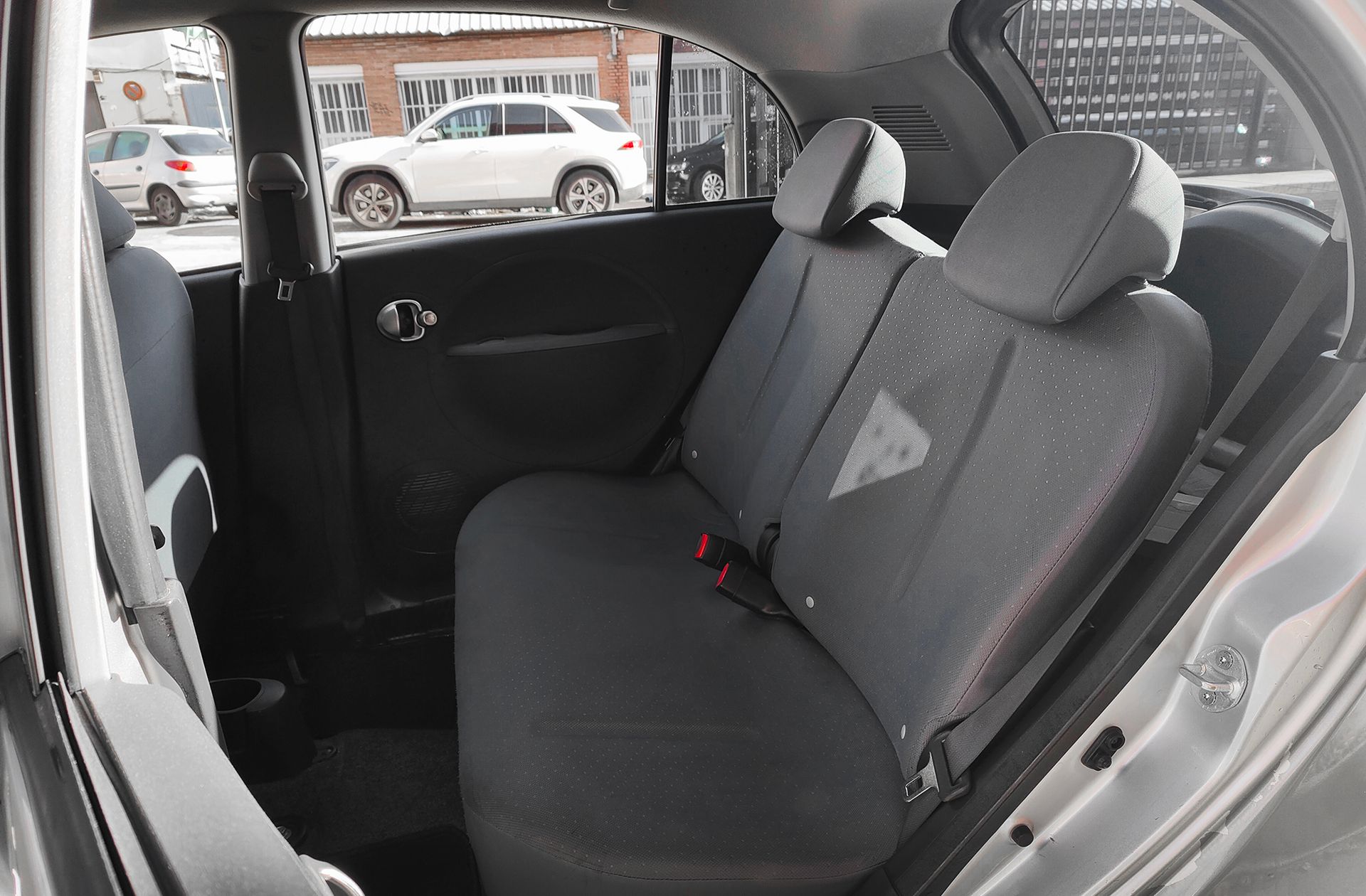 Peugeot iOn - foto 9
