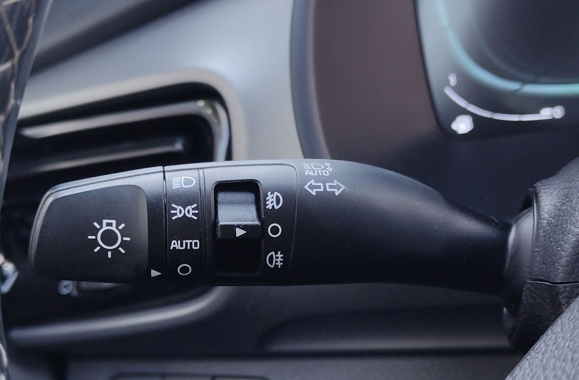 Kia Stonic 1.0 T-GDi MHEV Drive - foto 24