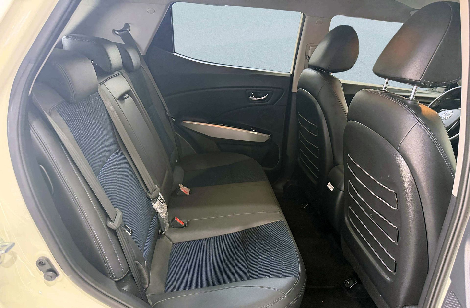 SsangYong Tivoli D16T Limited 4x4 - foto 16