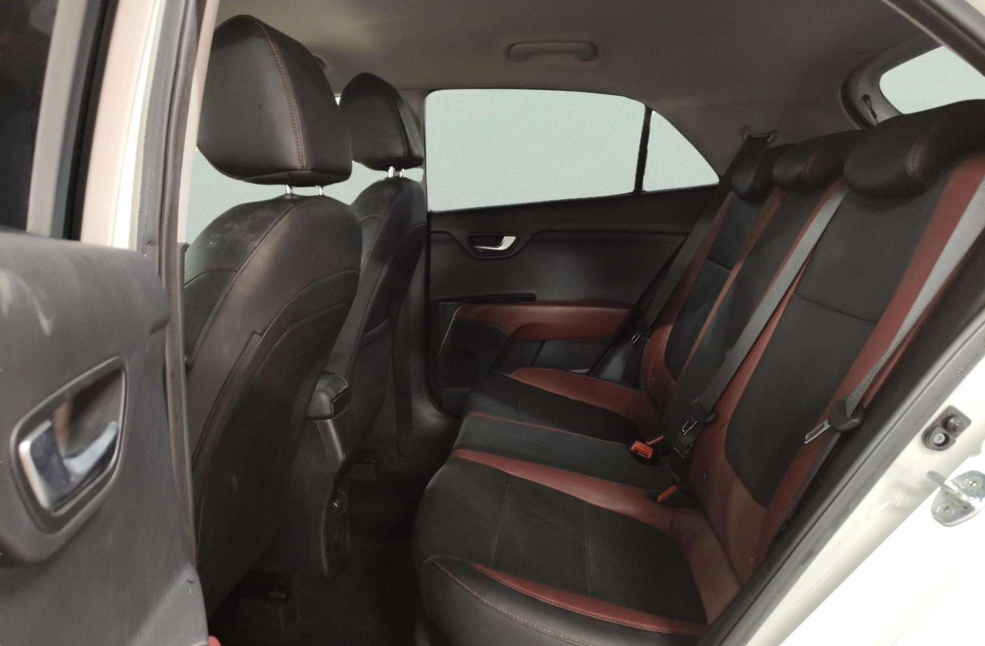 Kia Rio 1.0 T-GDi MHEV iMT Drive Pack Sport - foto 16