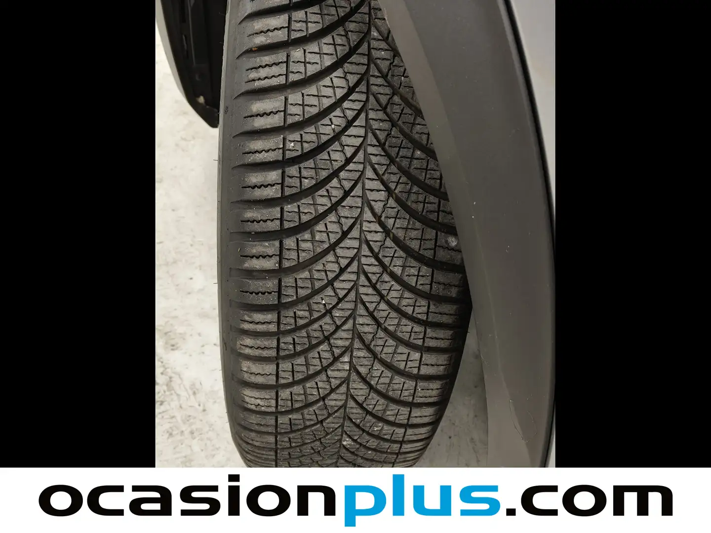 Foto Peugeot 2008 Peugeot 2008 Allure Hybrid eDCS6 (145 CV)