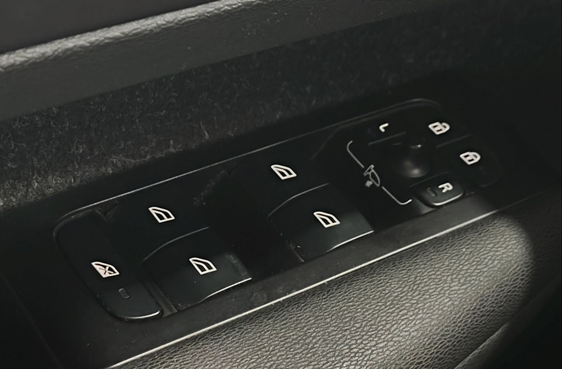 Volvo XC40 T2 Momentum Pro - foto 35