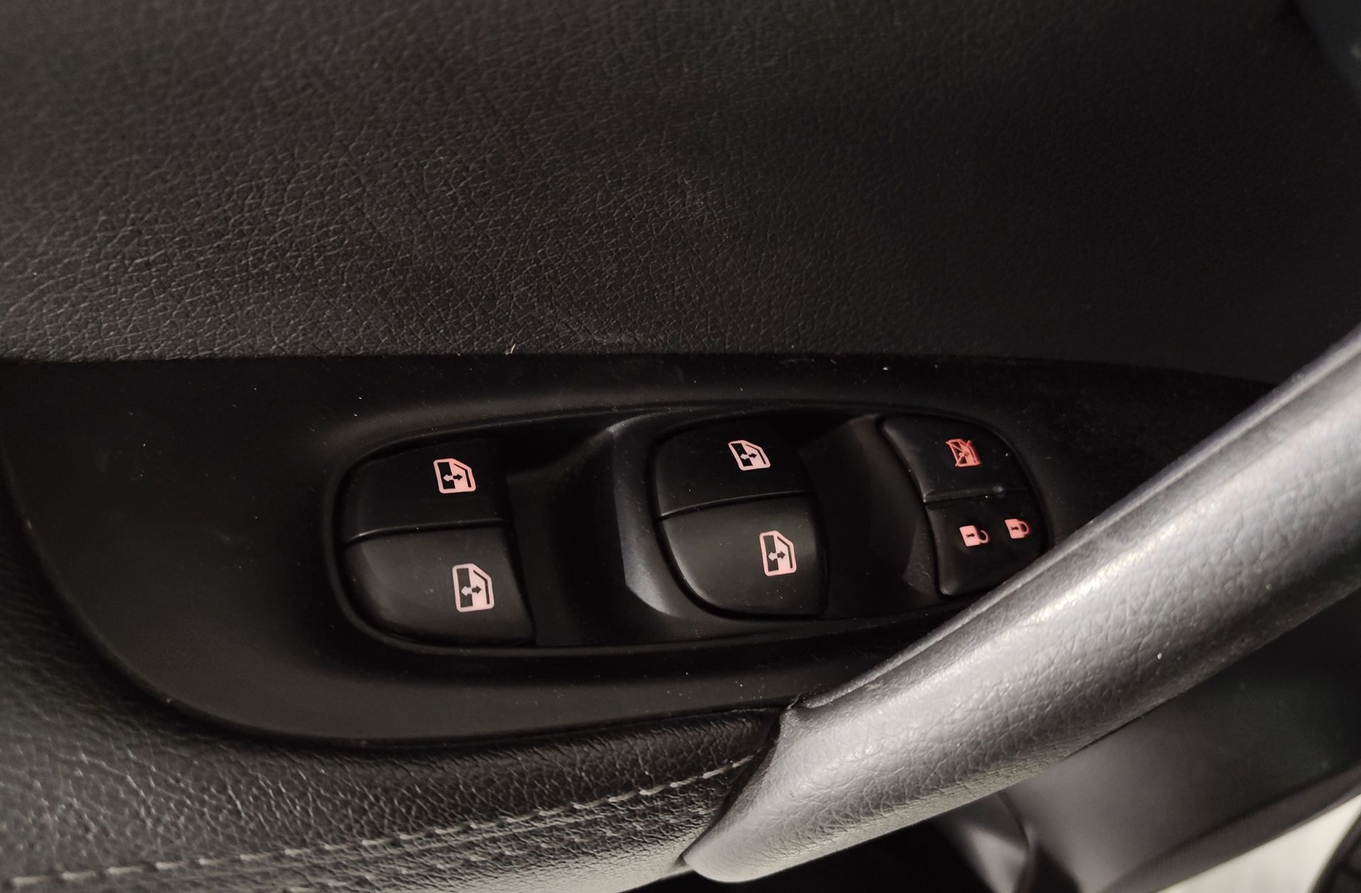 Nissan Qashqai dCi 115 N-Connecta - foto 31
