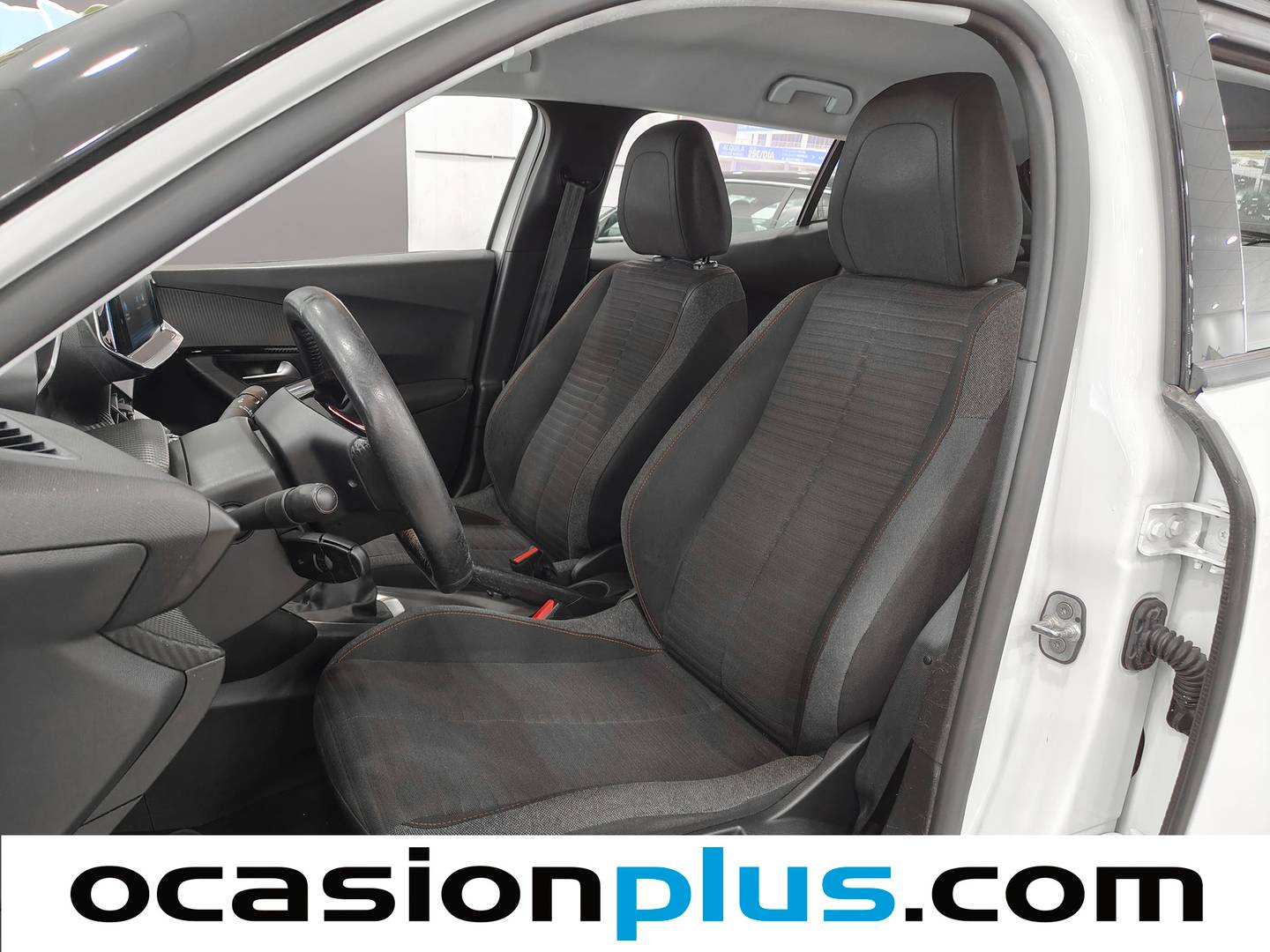 Foto asientos delanteros Peugeot 2008 Peugeot 2008 BlueHDi 110 S&S Active Pack (110 CV)