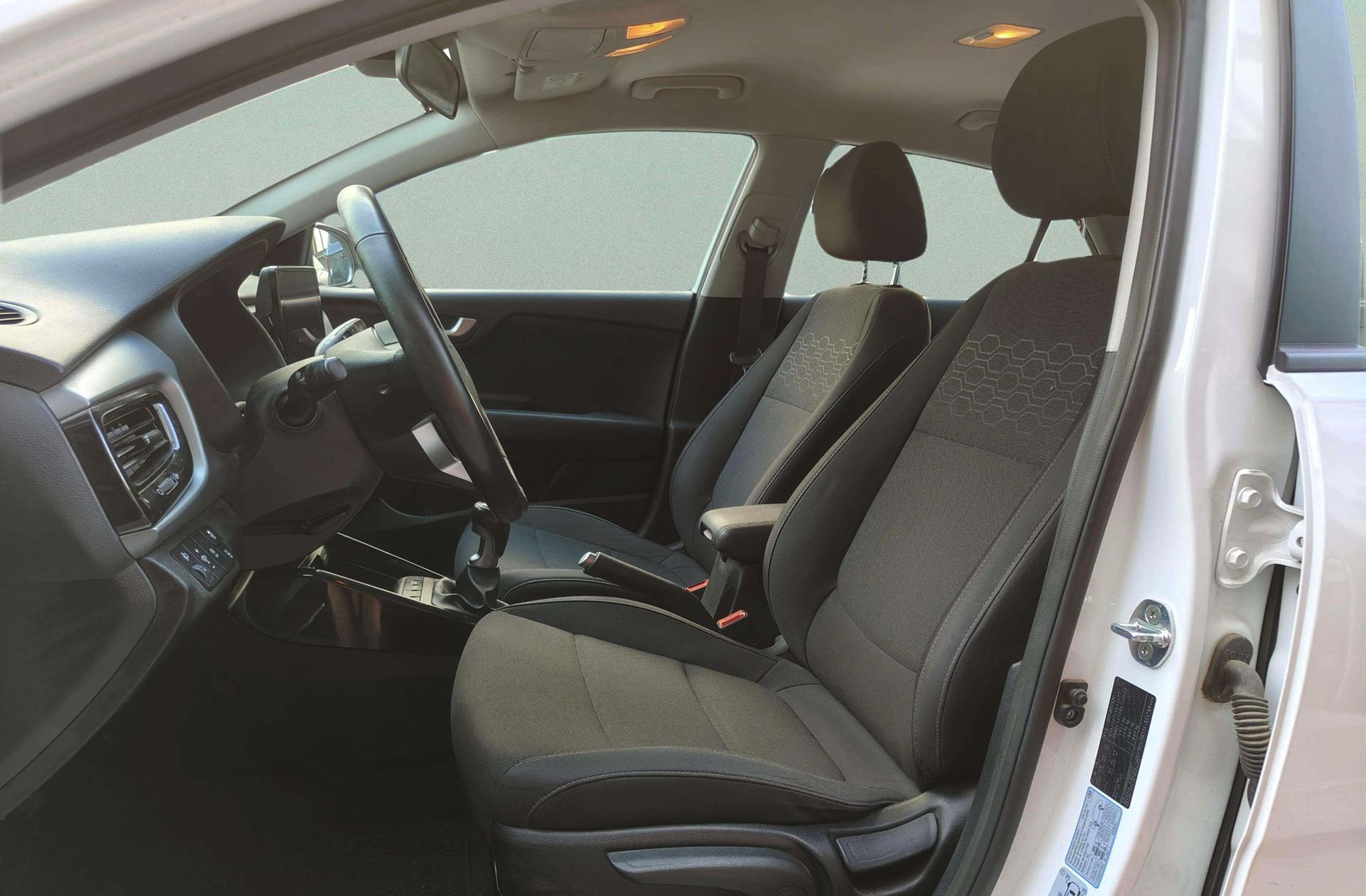 Kia Rio 1.0 T-GDi MHEV iMT Drive - foto 11
