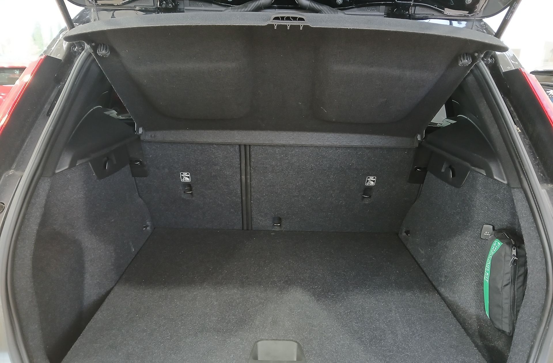 Volvo XC40 T2 Momentum Core - foto 17