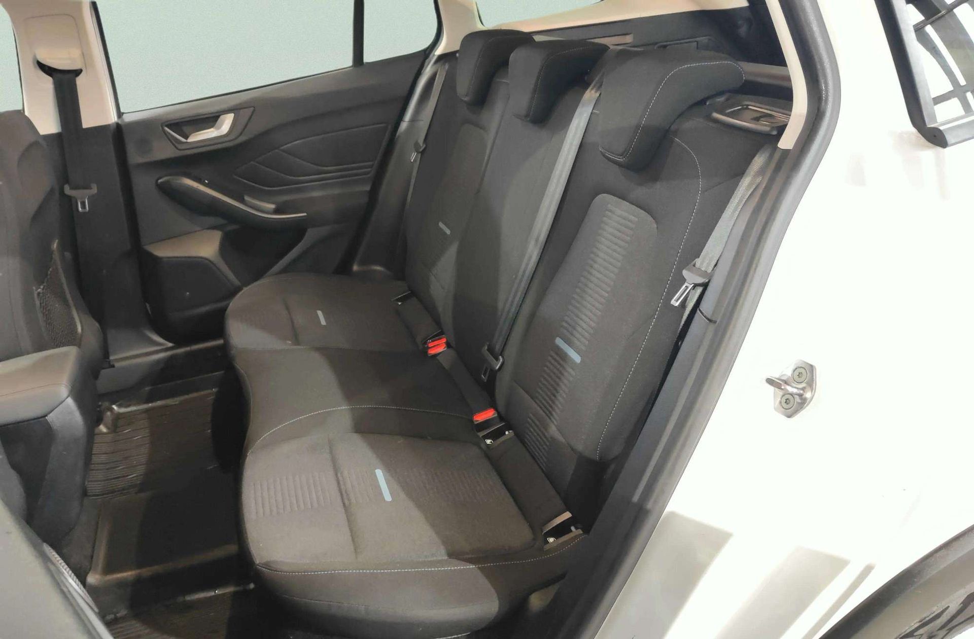 Ford Focus SportBreak 1.0 EcoBoost MHEV Active - foto 13