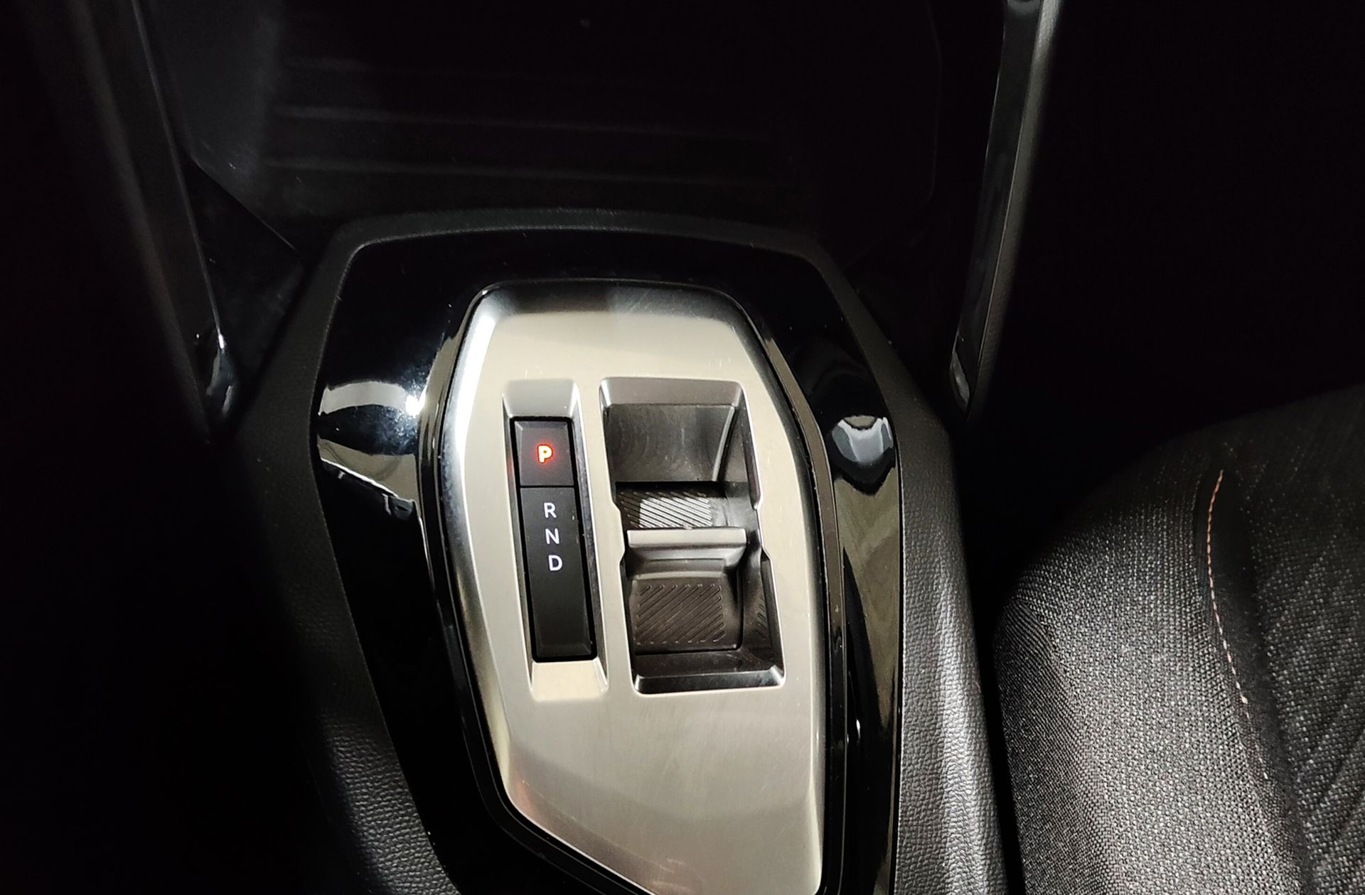 Peugeot 208 Style Hybrid 110 eDCS6 - foto 5